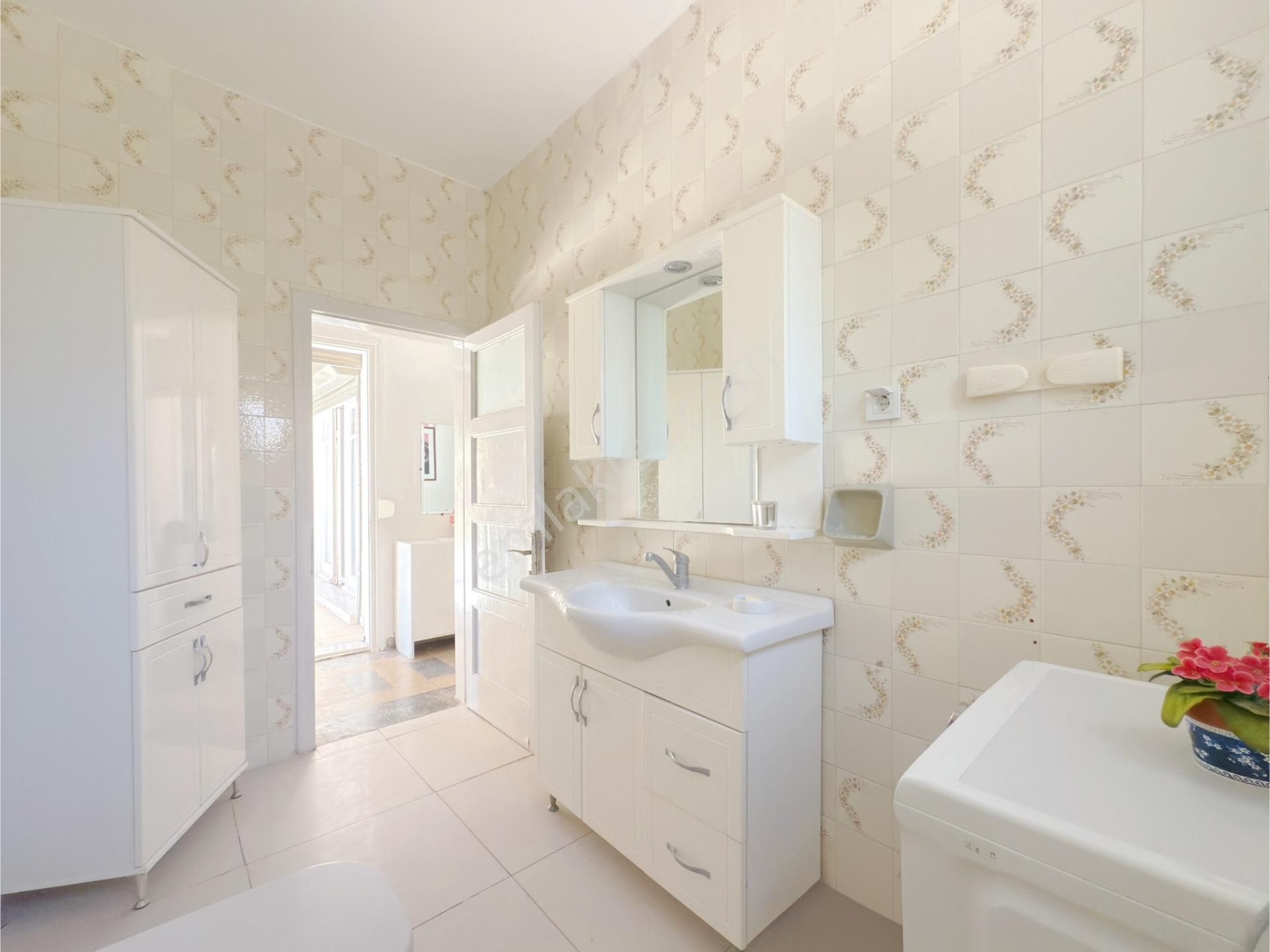 Çeşme Şantiye Pilaj Evlerinde Satılık Villa - Görsel 23