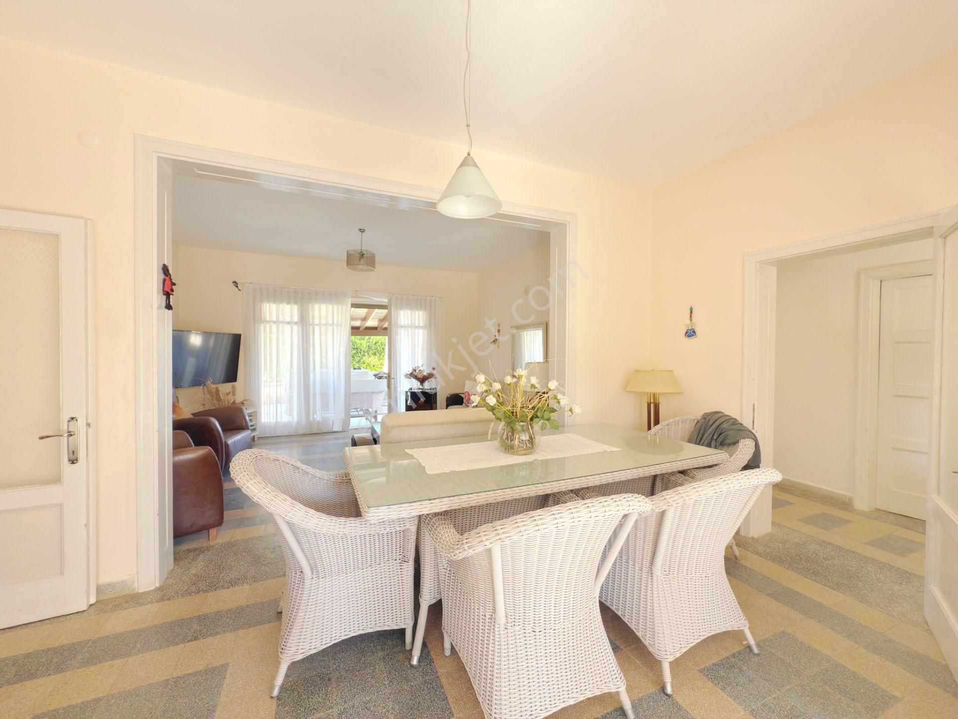 Çeşme Şantiye Pilaj Evlerinde Satılık Villa - Görsel 19