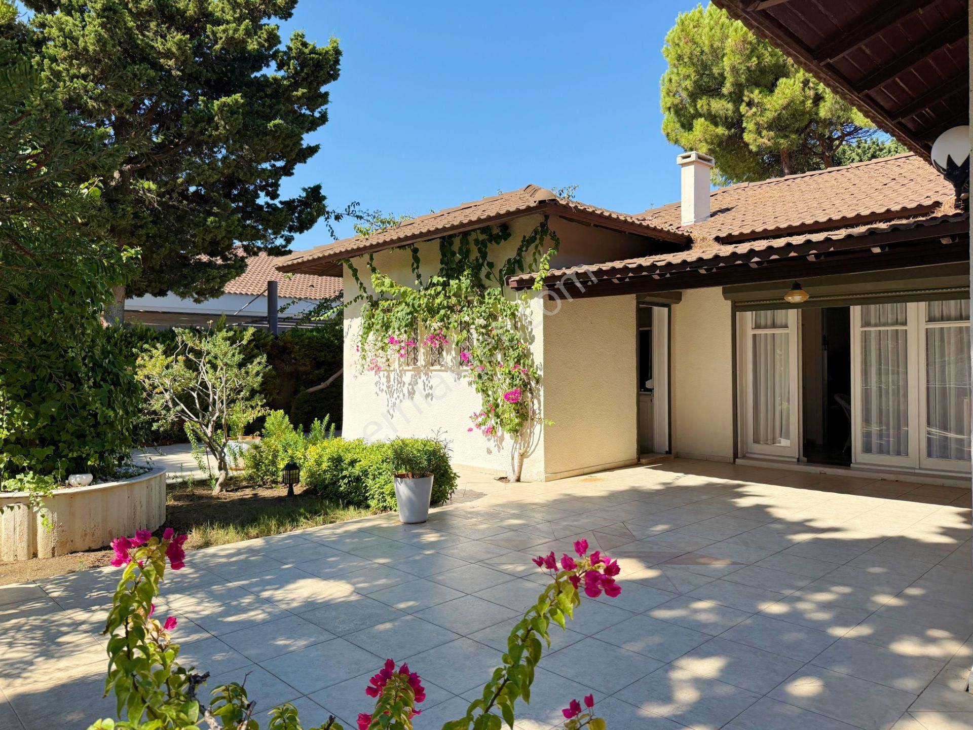 Çeşme Şantiye Pilaj Evlerinde Satılık Villa - Görsel 2