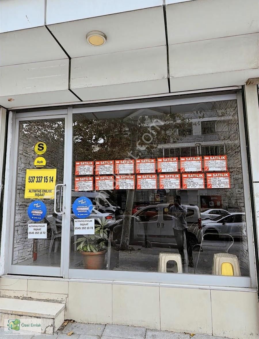 Özel Emlak'tan Cadde Üzeri Satılık Dükkan