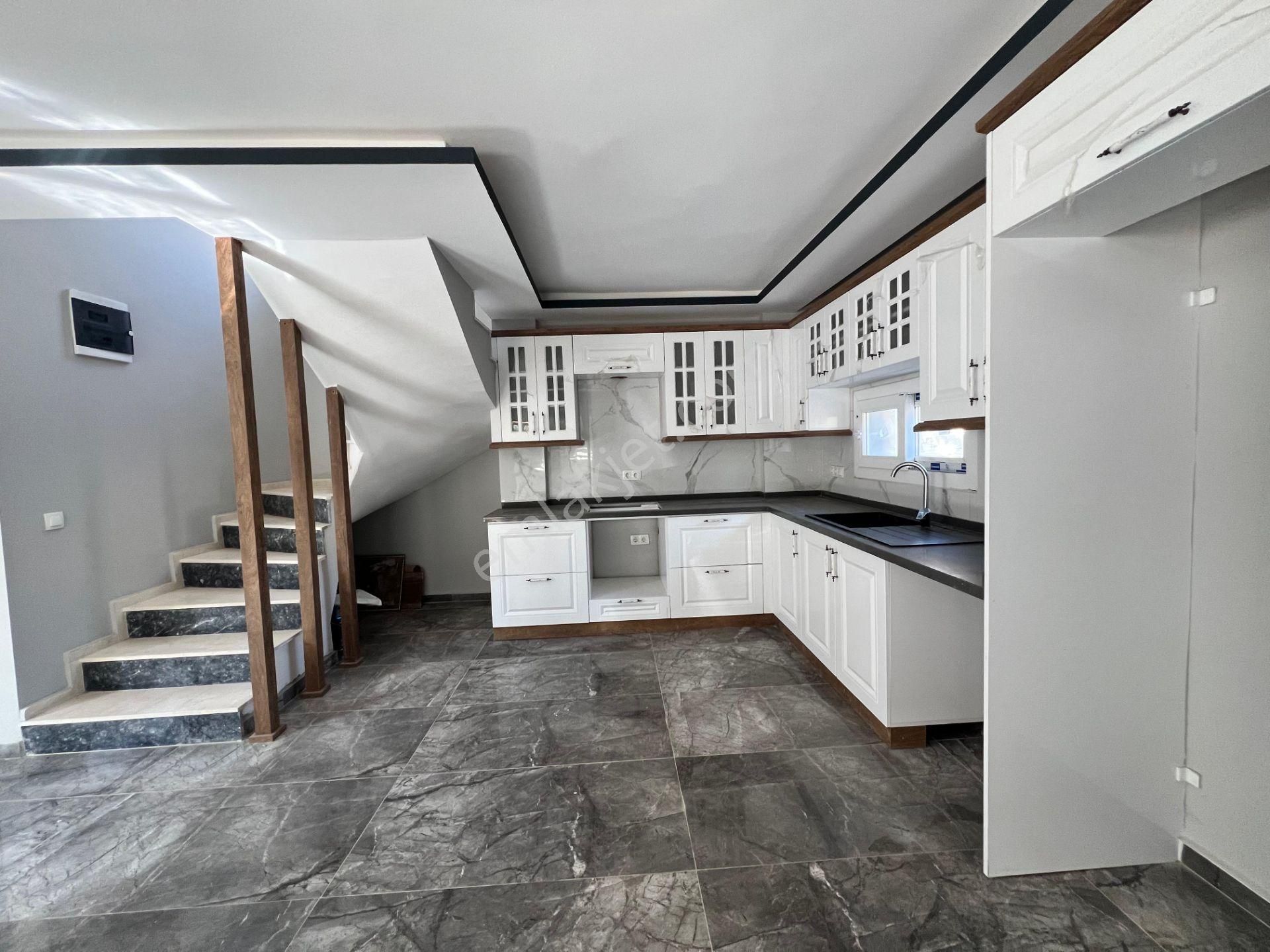 Seferihisar Akarca – Elmastaş Mevkiinde Tam Müstakil 4+1 Deniz Manzaralı Villa - Görsel 14