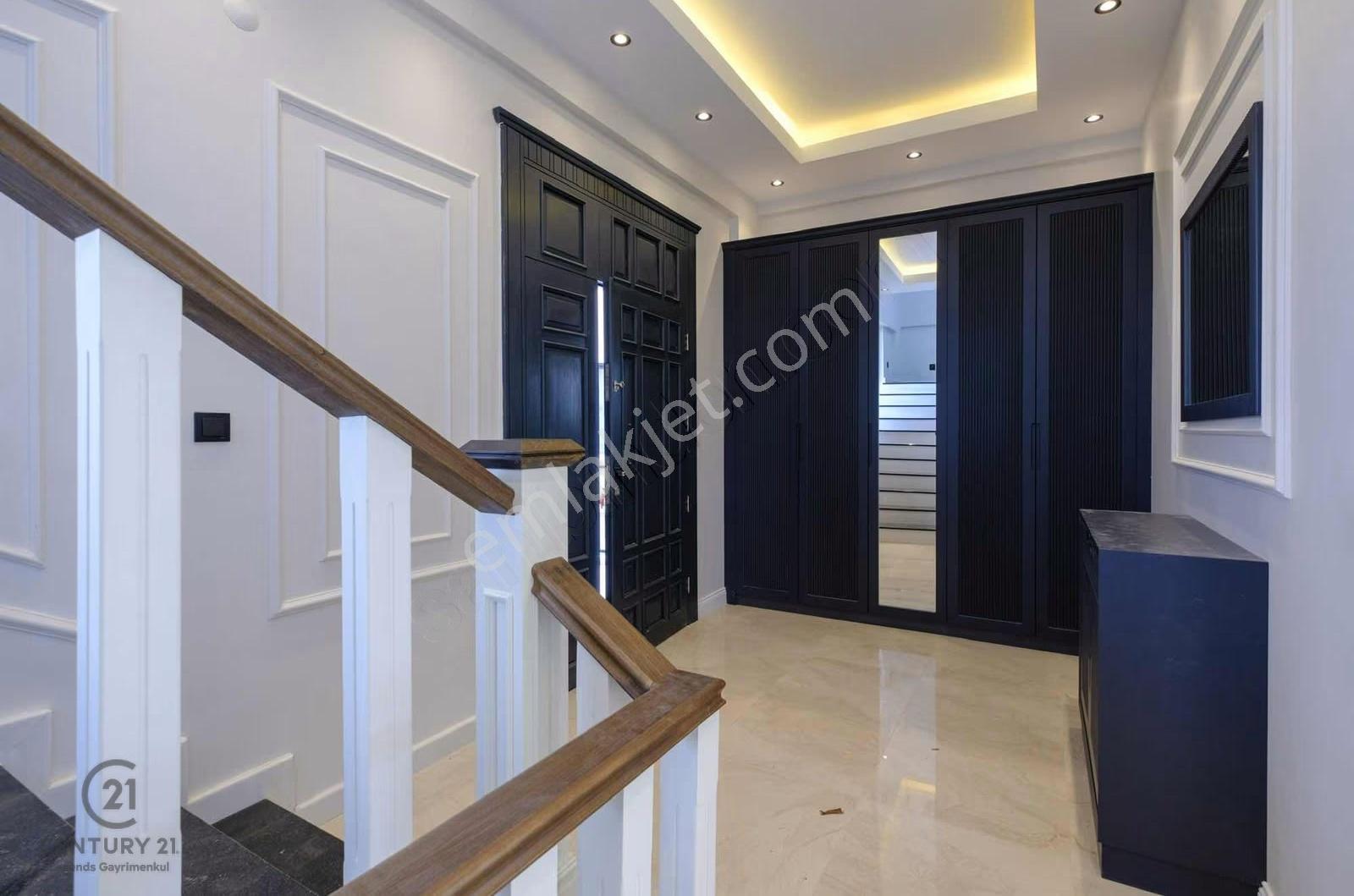 Gölbaşı Bahçelievlerde Göl Manzaralı Yan Yana 2 Lüks Villa - Görsel 3