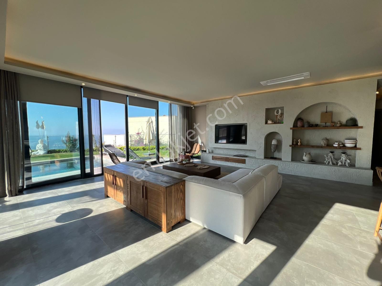 Yalıkavakta Deniz Manzaralı Satılık Modern 4+1 Villa - Görsel 5