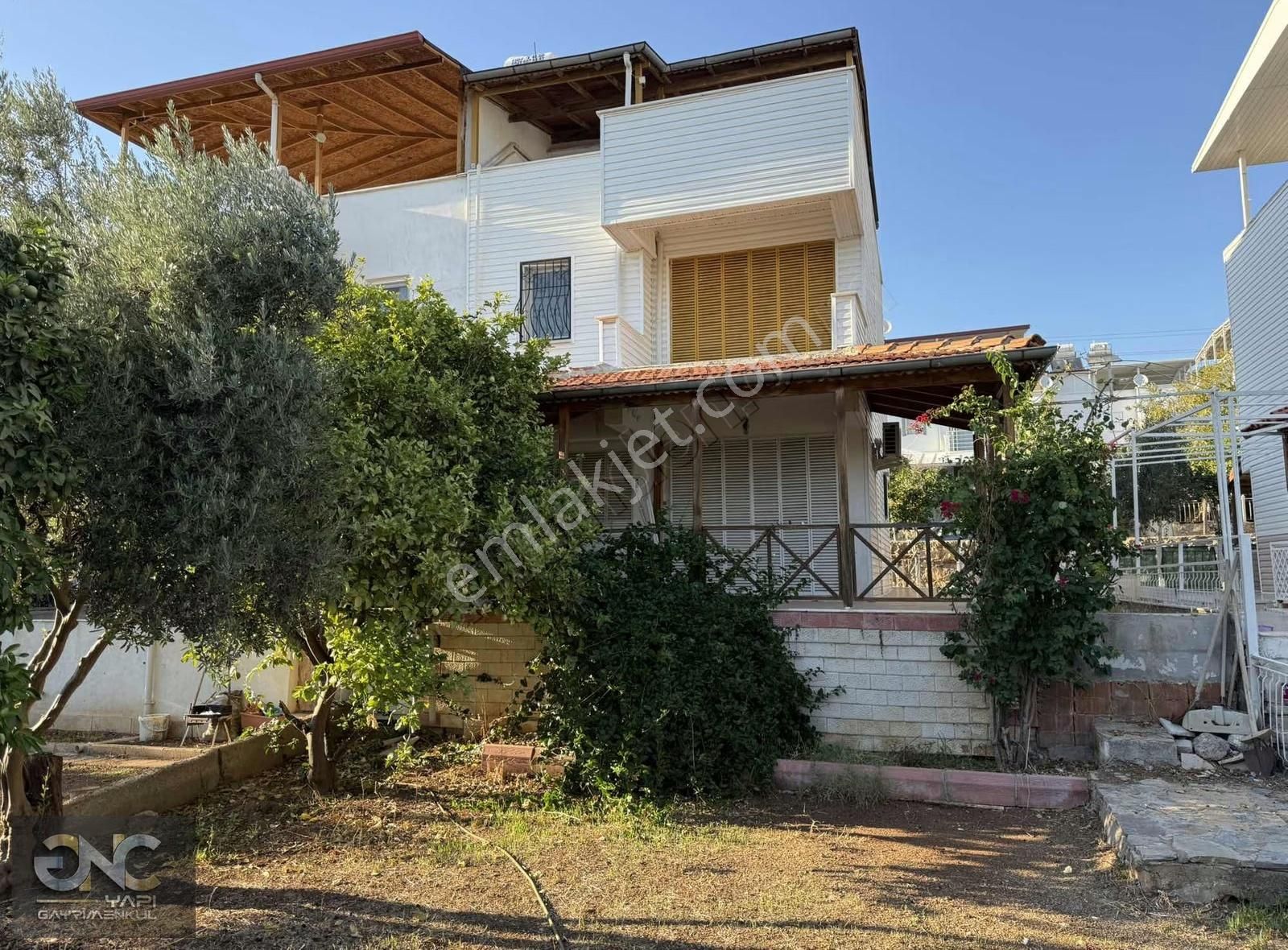 Denize Sıfır Sitede Geniş Bahçeli Eşyalı Manzaralı Yazlık - Görsel 4