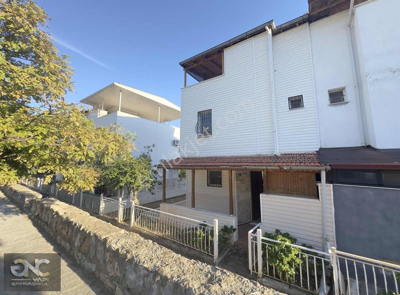 Denize Sıfır Sitede Geniş Bahçeli Eşyalı Manzaralı Yazlık - Görsel 9