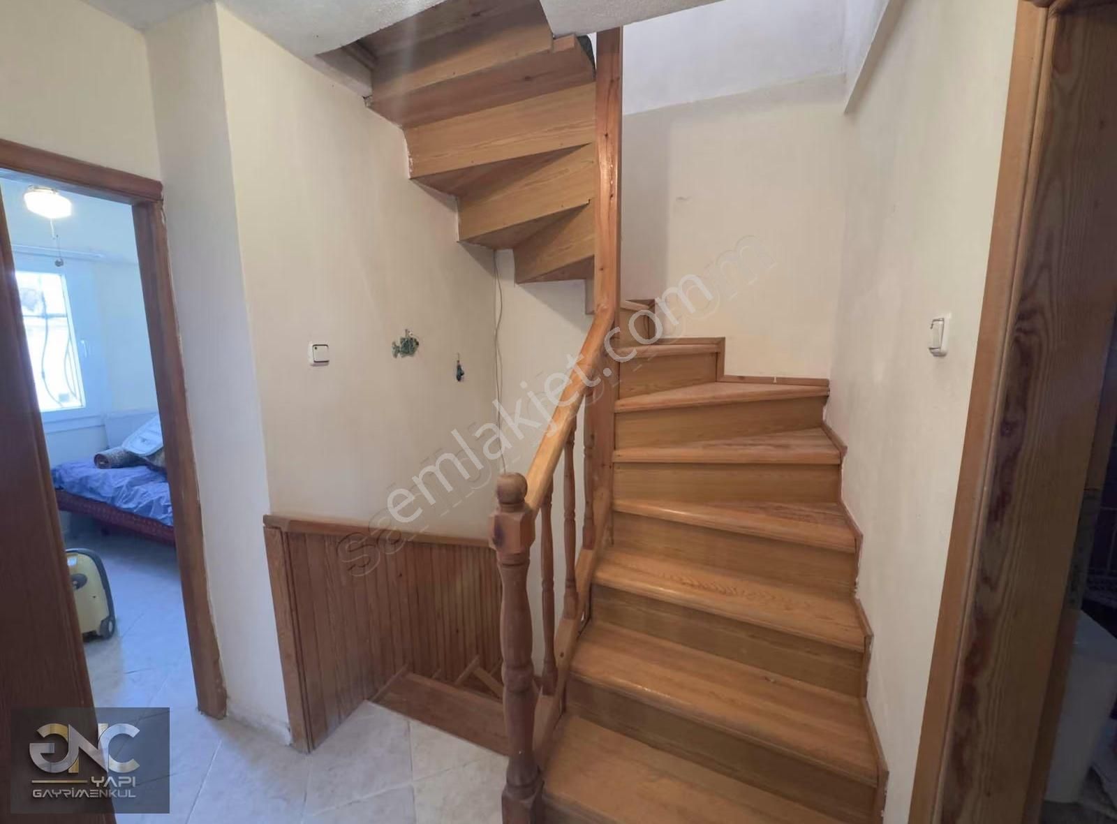 Denize Sıfır Sitede Geniş Bahçeli Eşyalı Manzaralı Yazlık - Görsel 26