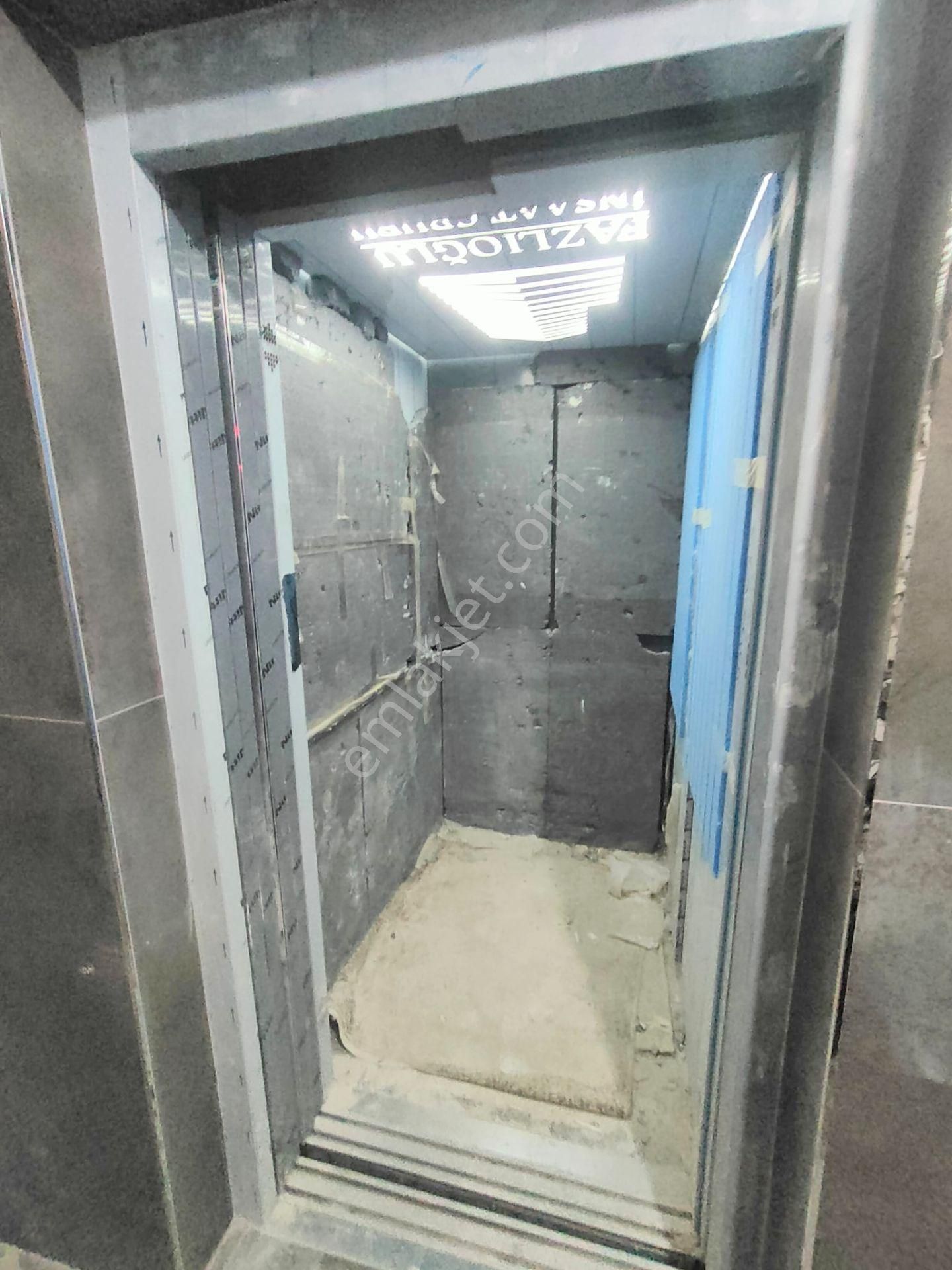 Emlak Dünyasından Altıntepede Kızılay Yakını Satılık 2+1 Giriş - Görsel 10