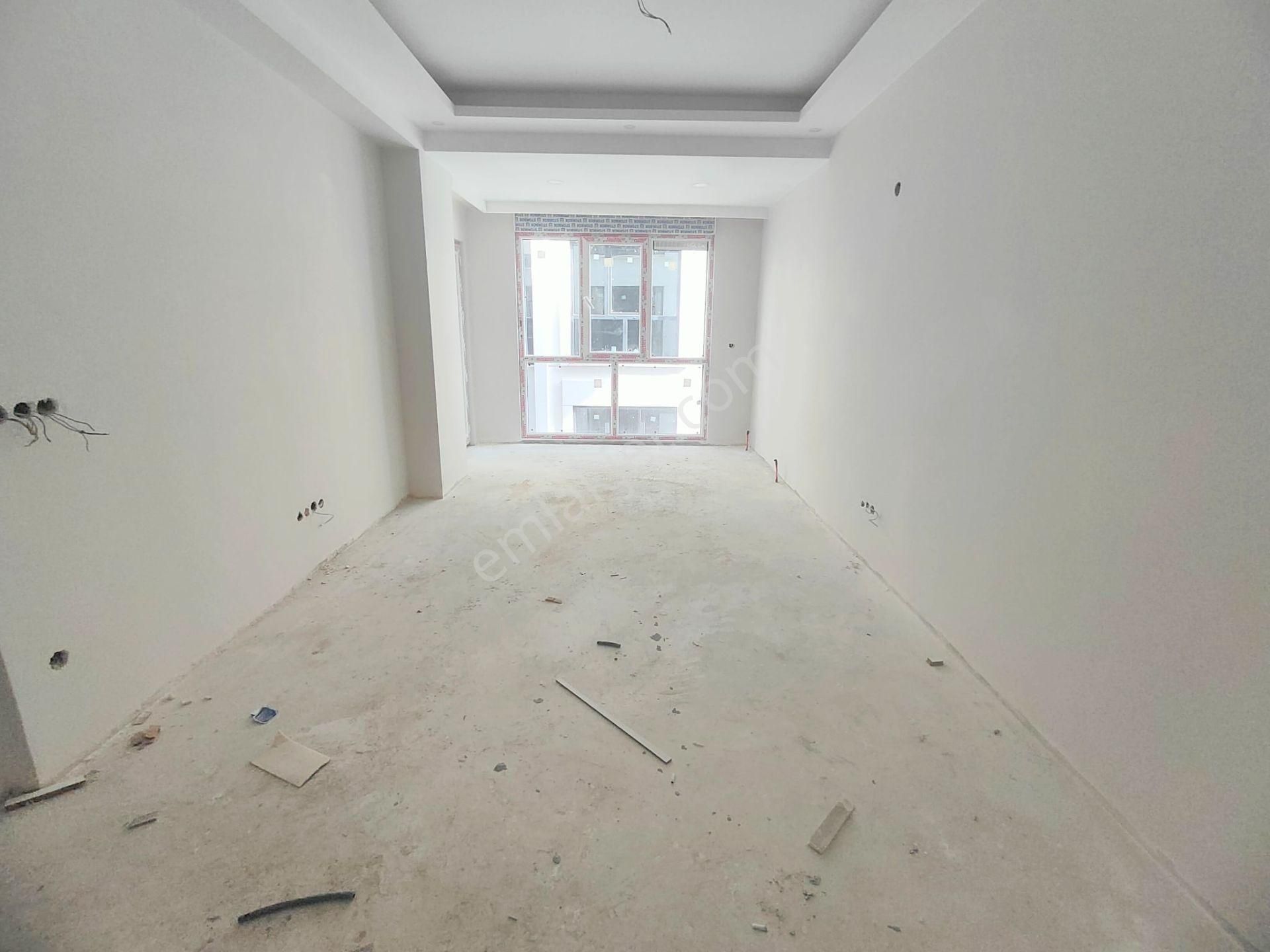 Emlak Dünyasından Altıntepede Kızılay Yakını Satılık 2+1 1.kat