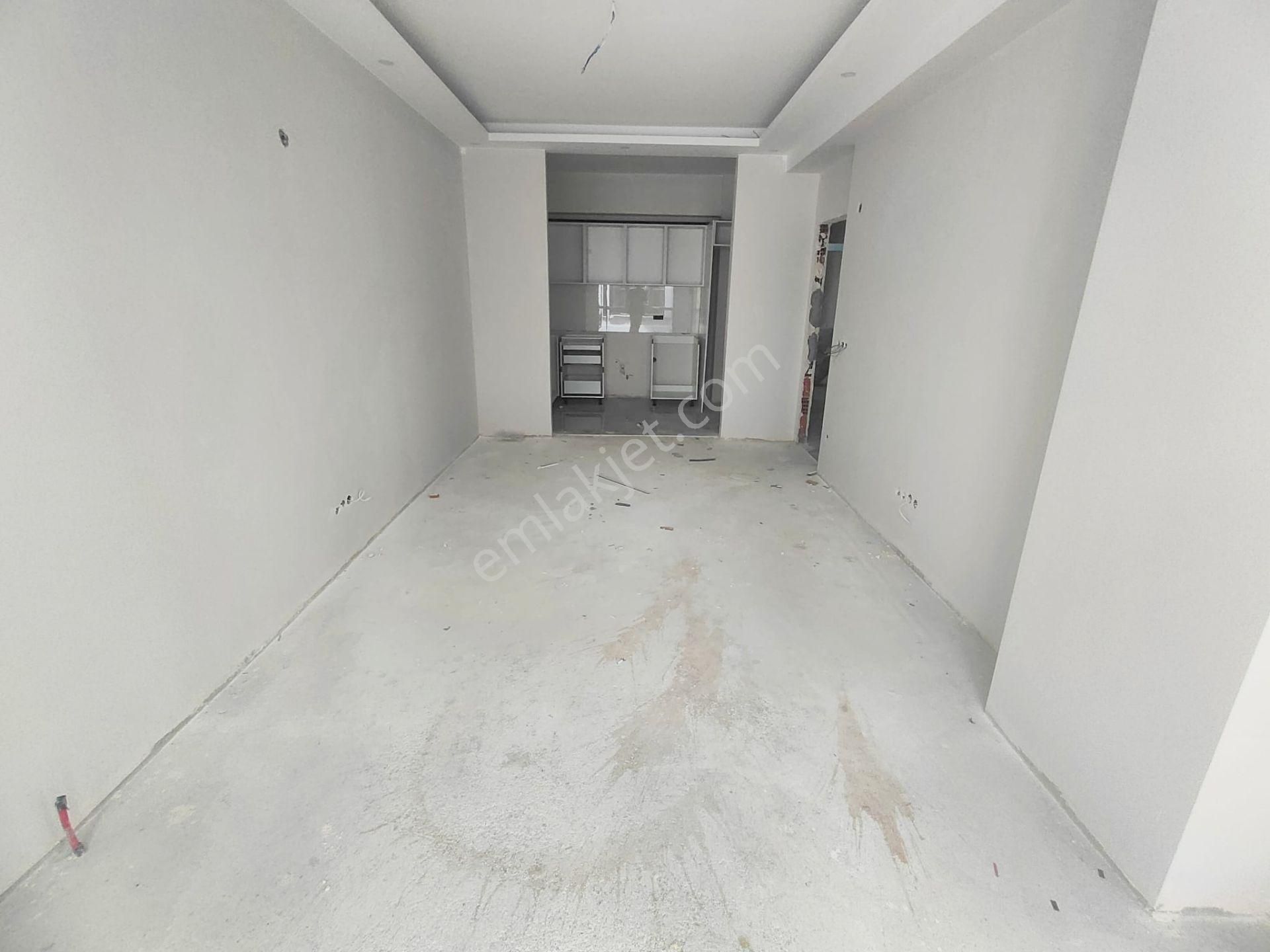 Emlak Dünyasından Altıntepede Kızılay Yakını Satılık 2+1 1.kat - Görsel 2