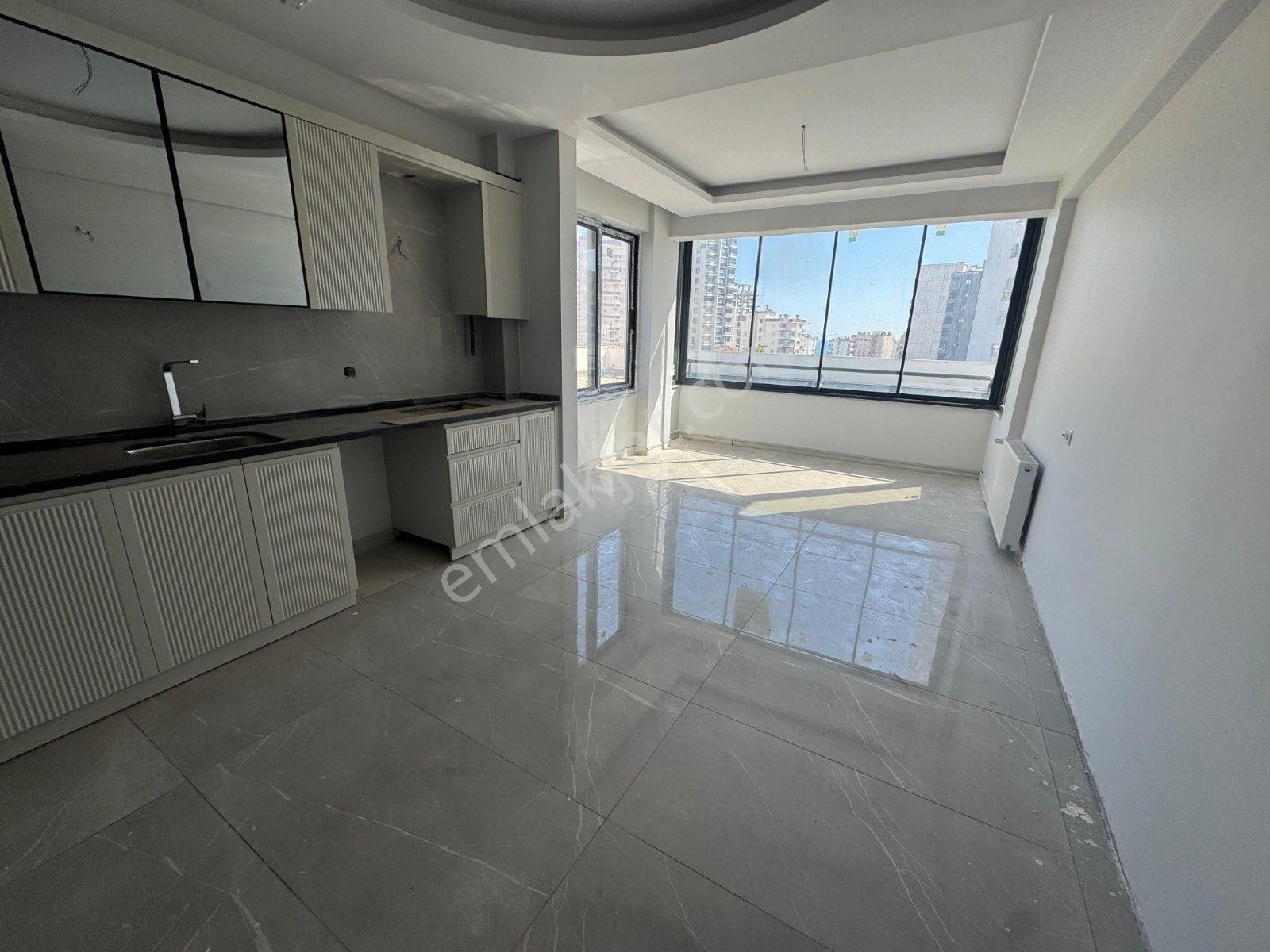 Yiğithan Dan Mezitli Site İçerisinde Sıfır 3+1 Satılık Daire