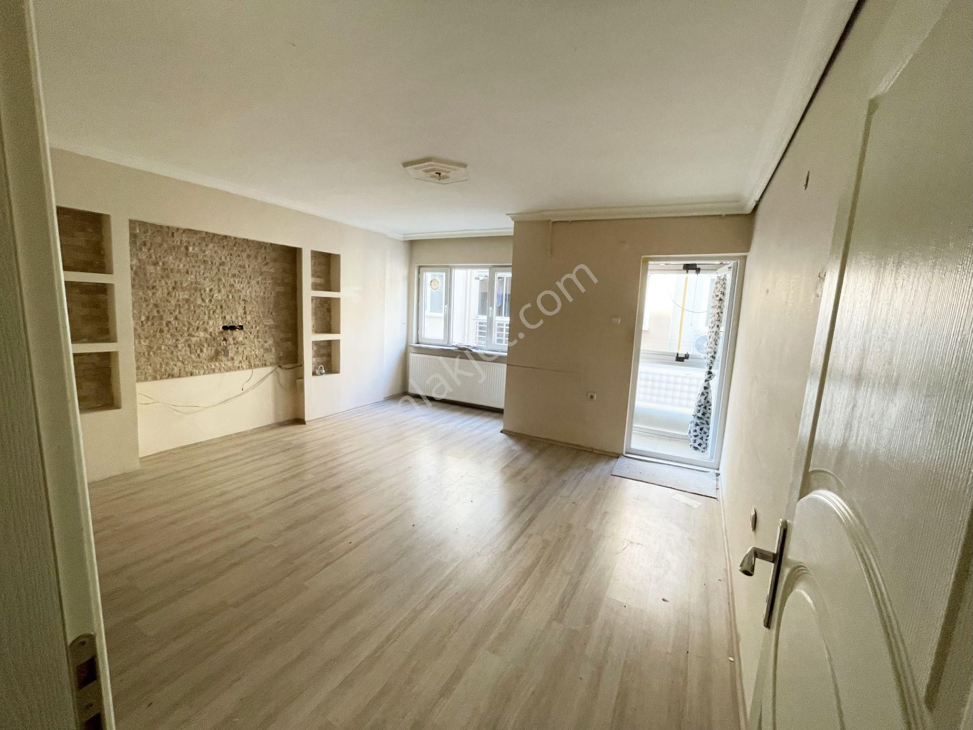 Bursa Osmangazi Aktarhüssam Mahallesinde Merkezi Konumda Kiralık 2+1 Daire - Görsel 3