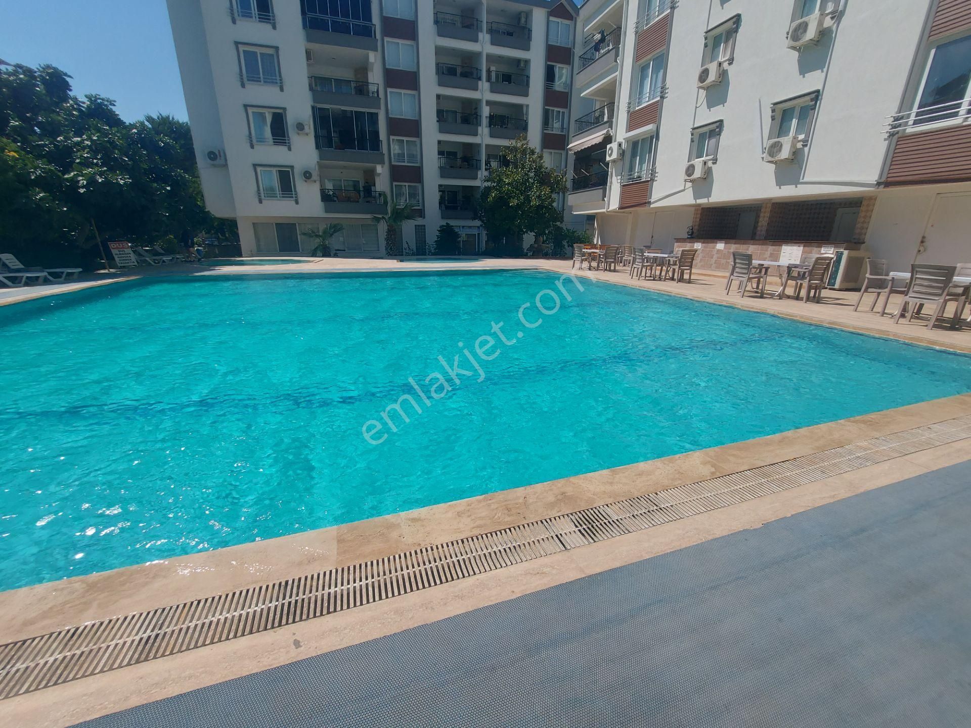 Didim Merkezde Havuzlu Güvenlikli Sitede Ara Kat Asansörlü 2+1 - Görsel 3