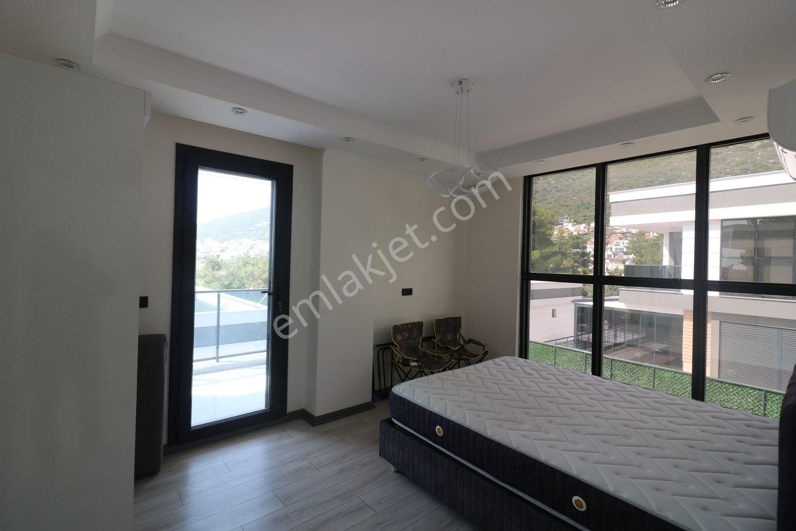 Deniz Manzaralı Müstakil Havuzlu Ve Eşyalı Villa - Görsel 25