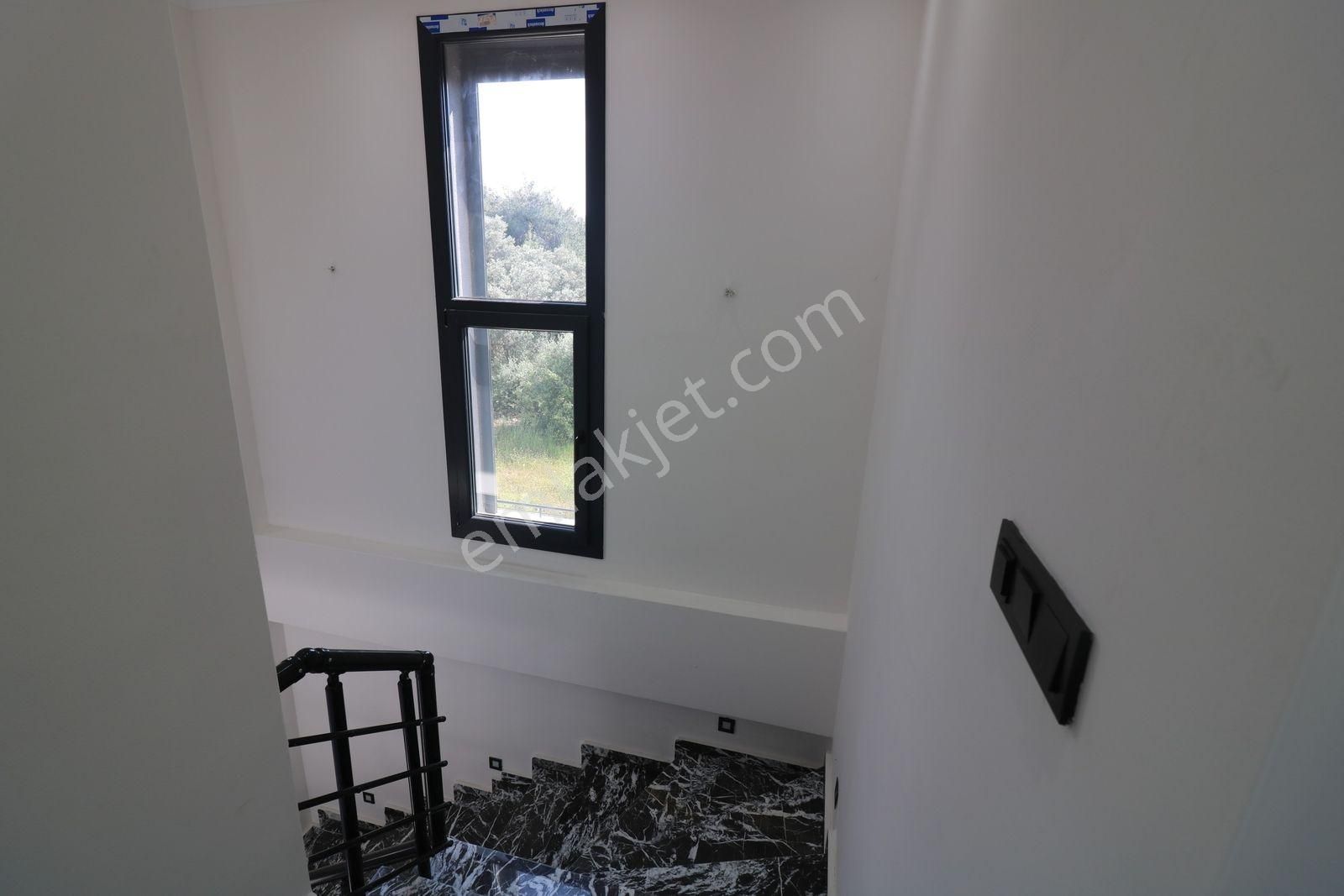 Deniz Manzaralı Müstakil Havuzlu Ve Eşyalı Villa - Görsel 22
