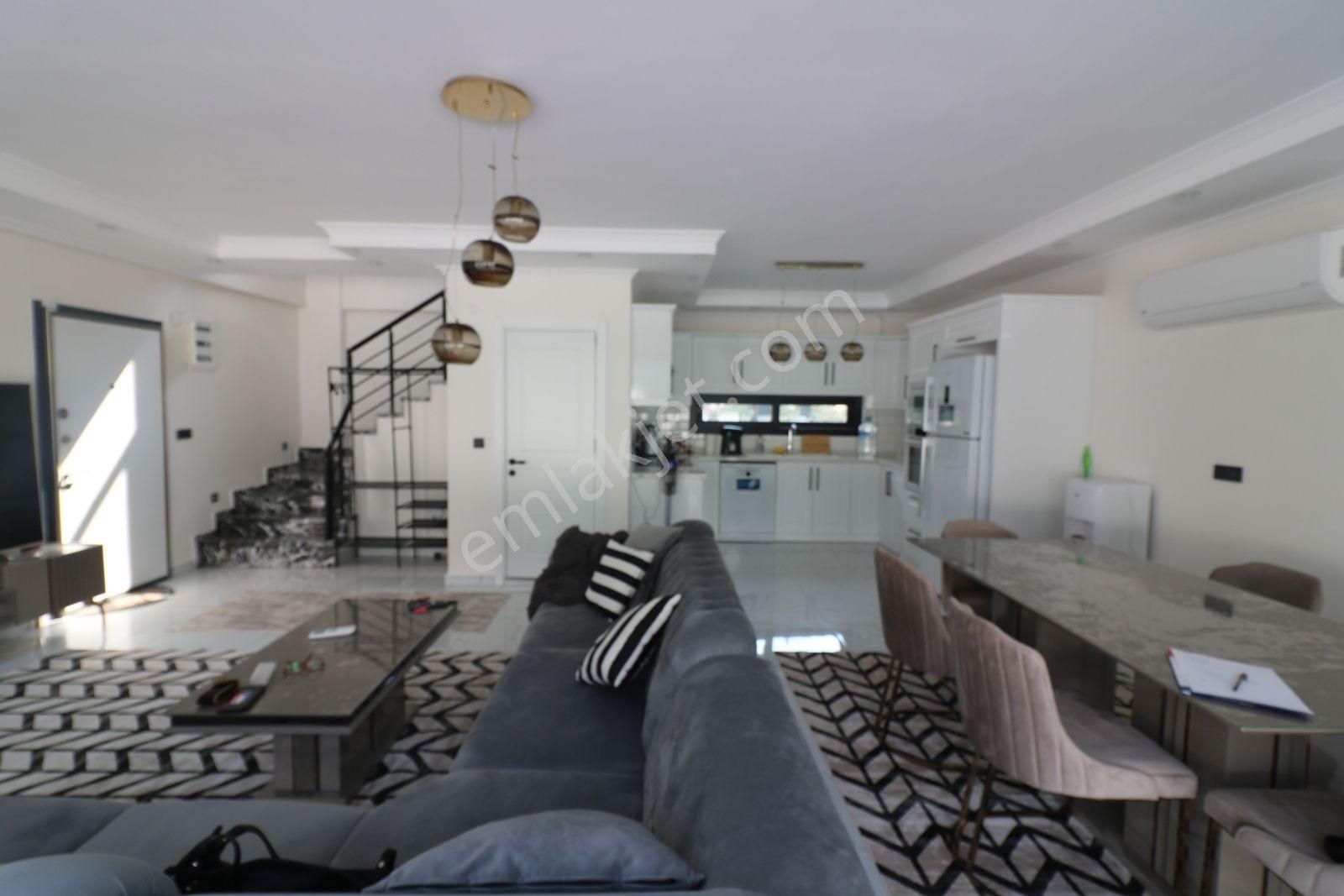 Deniz Manzaralı Müstakil Havuzlu Ve Eşyalı Villa - Görsel 6