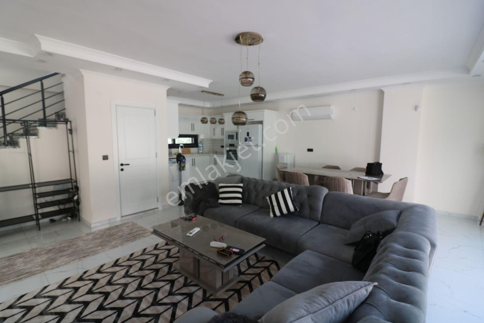 Deniz Manzaralı Müstakil Havuzlu Ve Eşyalı Villa - Görsel 4