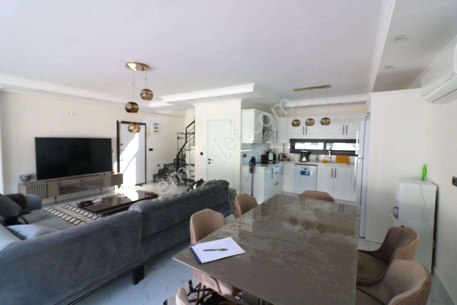 Deniz Manzaralı Müstakil Havuzlu Ve Eşyalı Villa - Görsel 5
