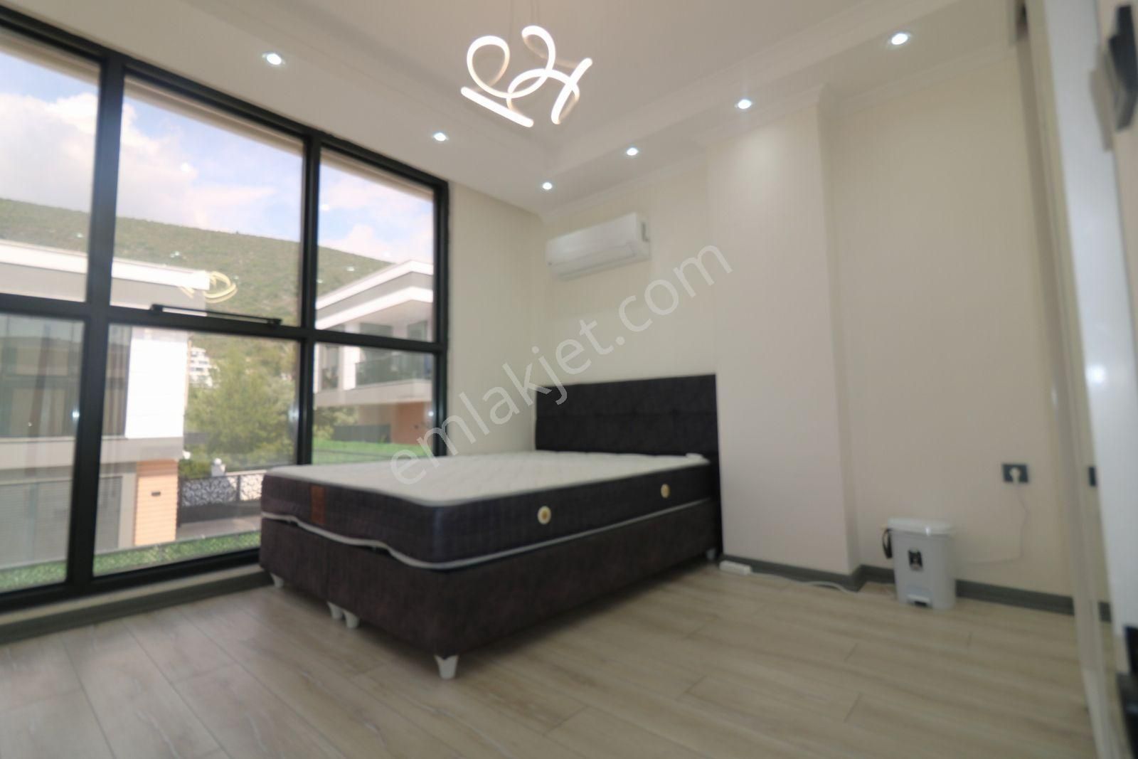 Deniz Manzaralı Müstakil Havuzlu Ve Eşyalı Villa - Görsel 24