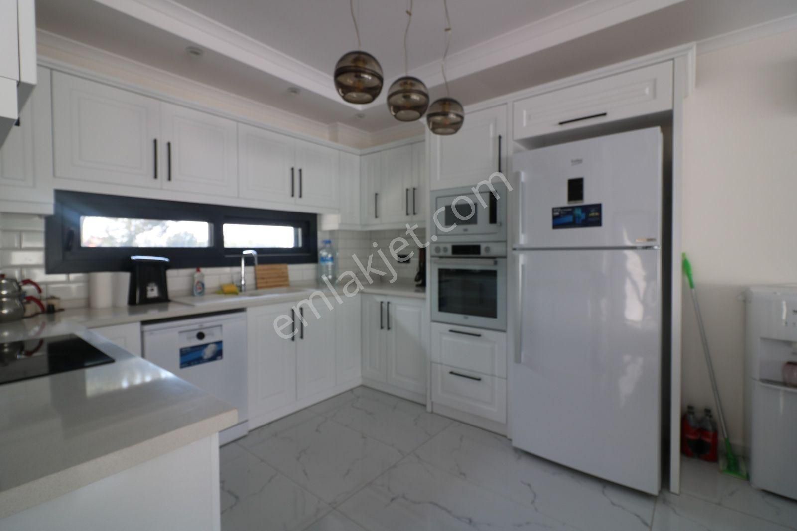 Deniz Manzaralı Müstakil Havuzlu Ve Eşyalı Villa - Görsel 7