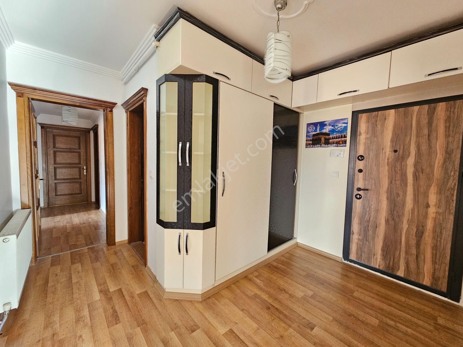 Aydınlıkevler Mah İşyapar Gayrimenkulden 2+1 Geniş Kiralık Daire - Görsel 5