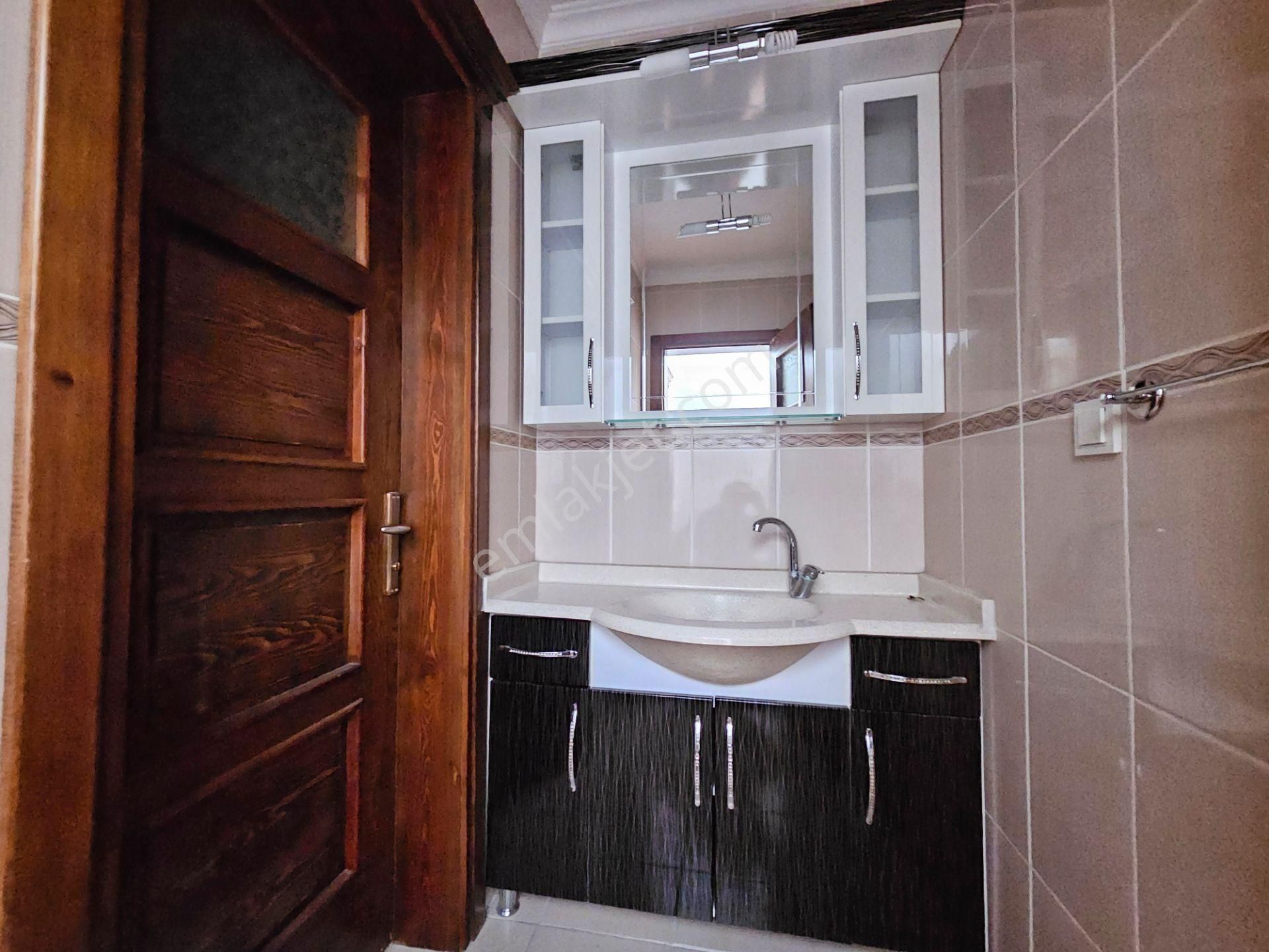 Aydınlıkevler Mah İşyapar Gayrimenkulden 2+1 Geniş Kiralık Daire - Görsel 8