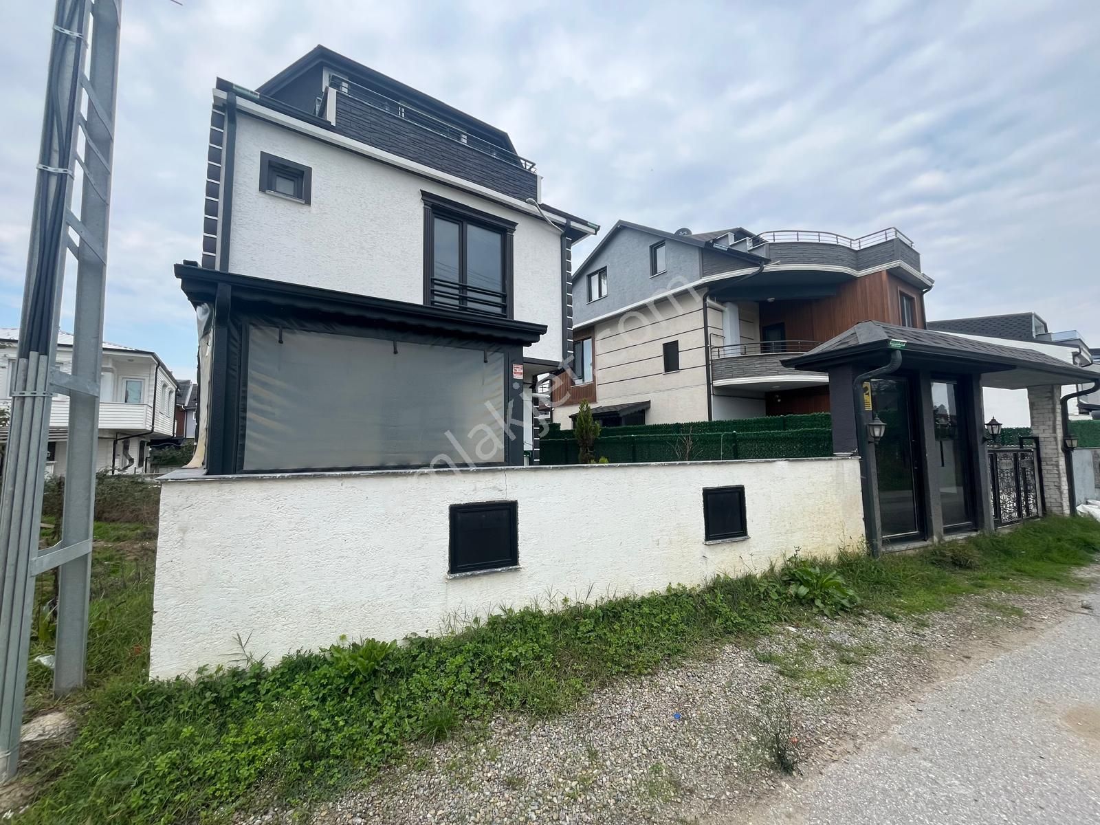 Kocaali Alandere De Bahçeli Jakuzili 3+1 Kiralık Villa