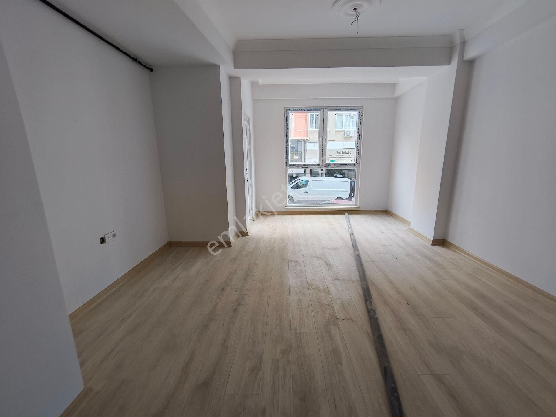 Güneyden Cadde Üzeri Ofis Hom Ofisede Uygun 2+1.80 M2 Balkonlu Daire - Görsel 2