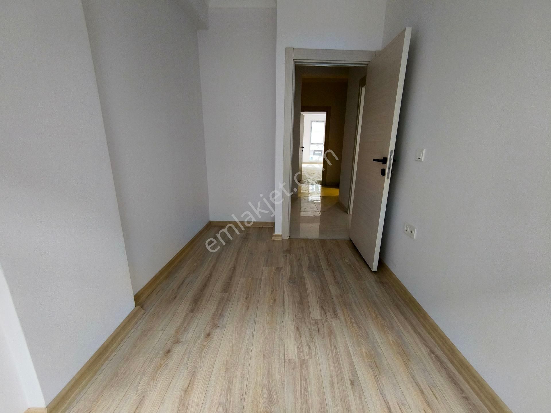 Güneyden Cadde Üzeri Ofis Hom Ofisede Uygun 2+1.80 M2 Balkonlu Daire - Görsel 24