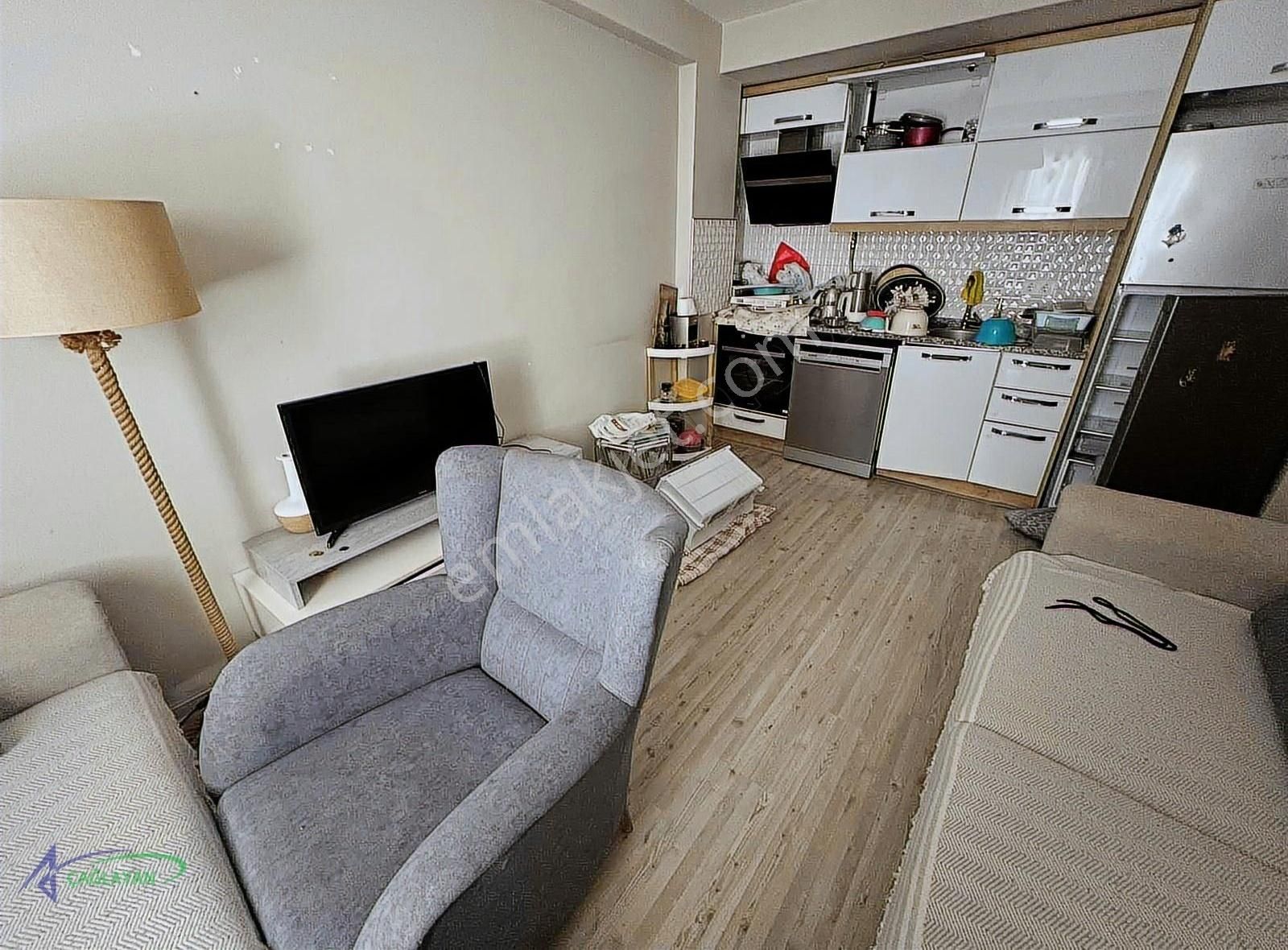 Bayraklı Yakını Bahçeli Satılık Geniş 2+1 Daire - Görsel 8