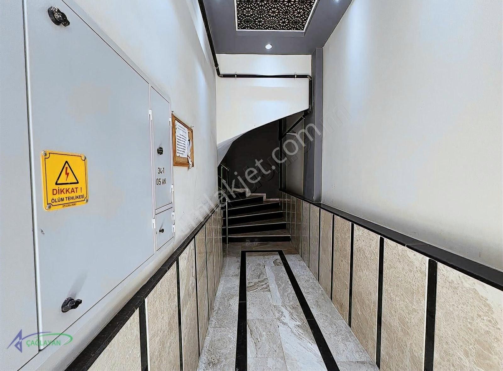 Bayraklı Yakını Bahçeli Satılık Geniş 2+1 Daire - Görsel 2