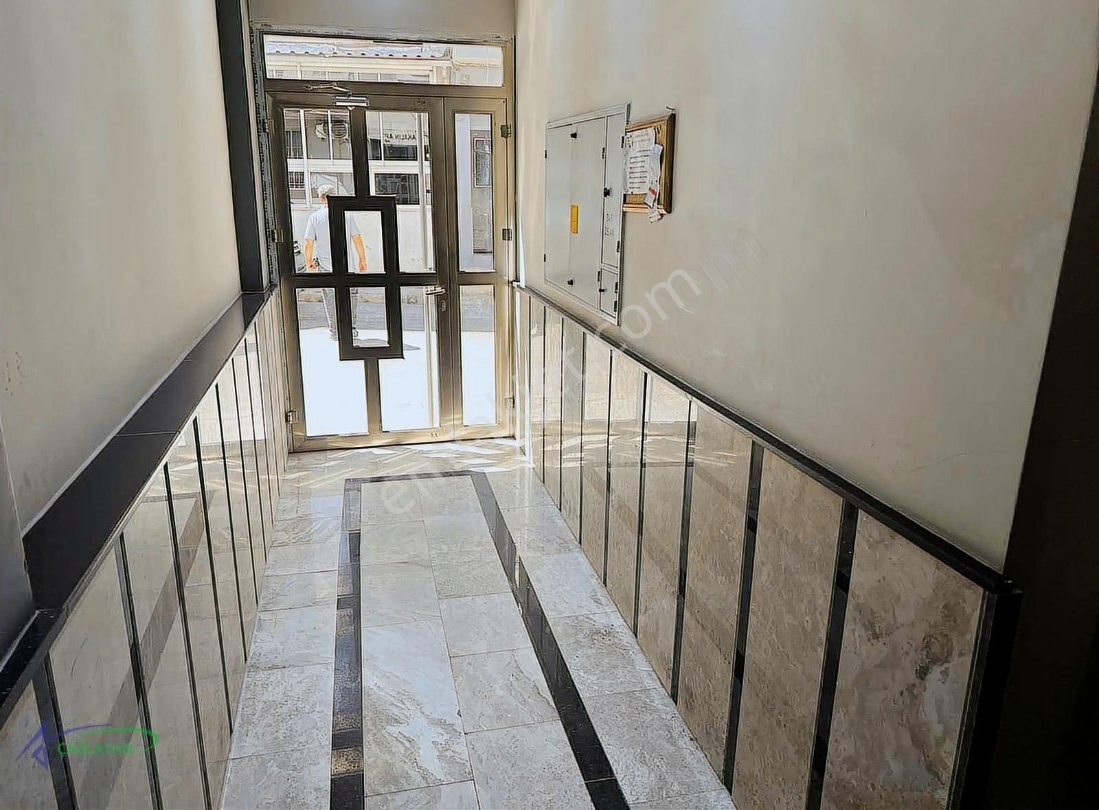 Bayraklı Yakını Bahçeli Satılık Geniş 2+1 Daire - Görsel 20