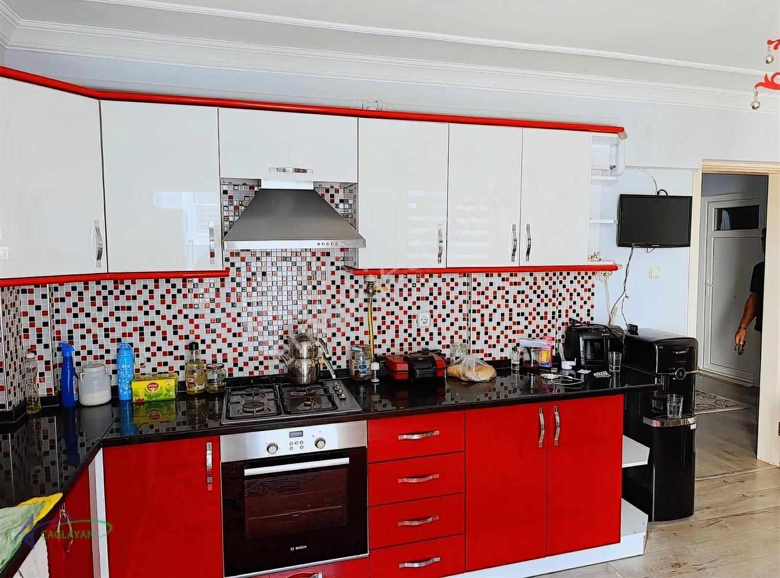 Bornova Mevlana Mahallesinde Ful Tadilatlı Satılık Daire - Görsel 16