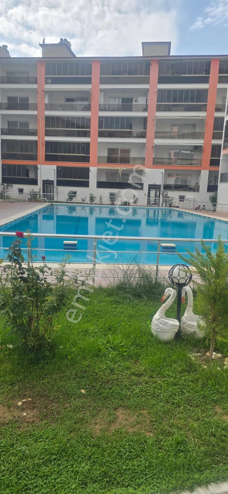Bursa Gemlik Kumlada Havuzlu Satılık Sıfır Daire