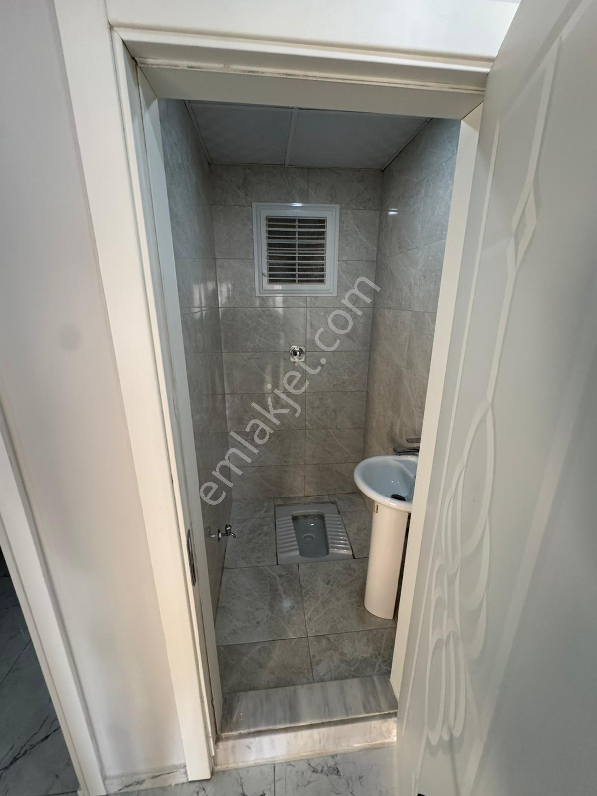 Bergama Şehir Merkezi Kapalı Mutfak 3+1 Modern Satılık Daire - Görsel 3