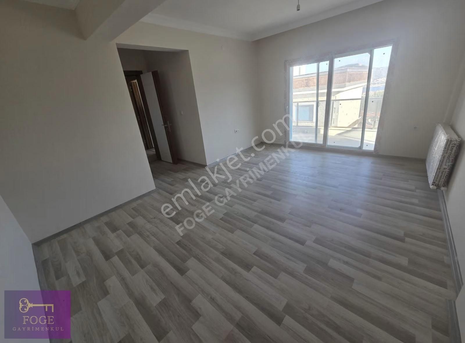 Yenifoça Burunucu'nda Tam Bağımsız Satılık 5+1 Müstakil Villa - Görsel 23