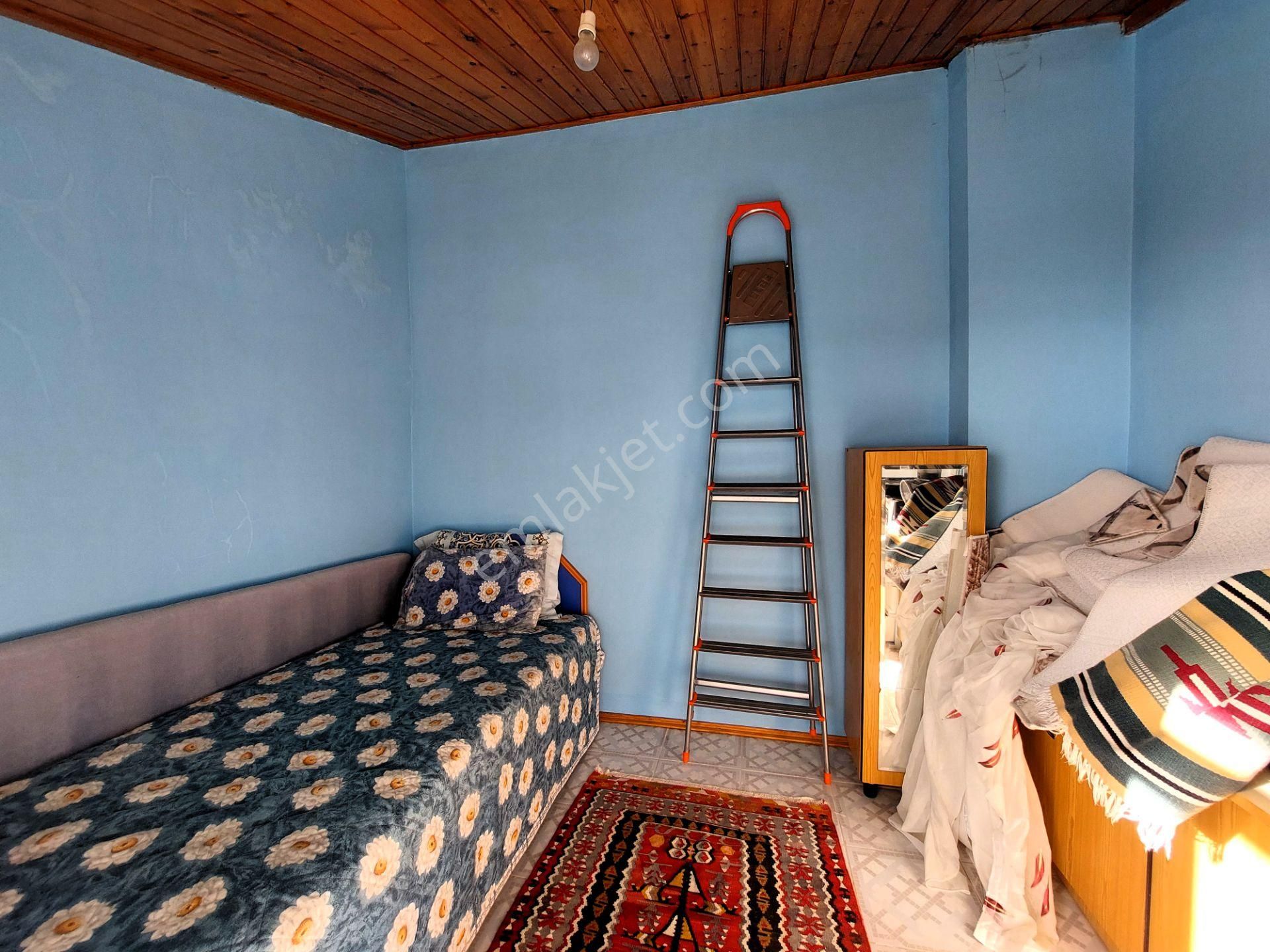 İzmir Seferihisar Ürkmez De Denize Çok Yakın Kiralık Yazlık 4+1 - Görsel 24