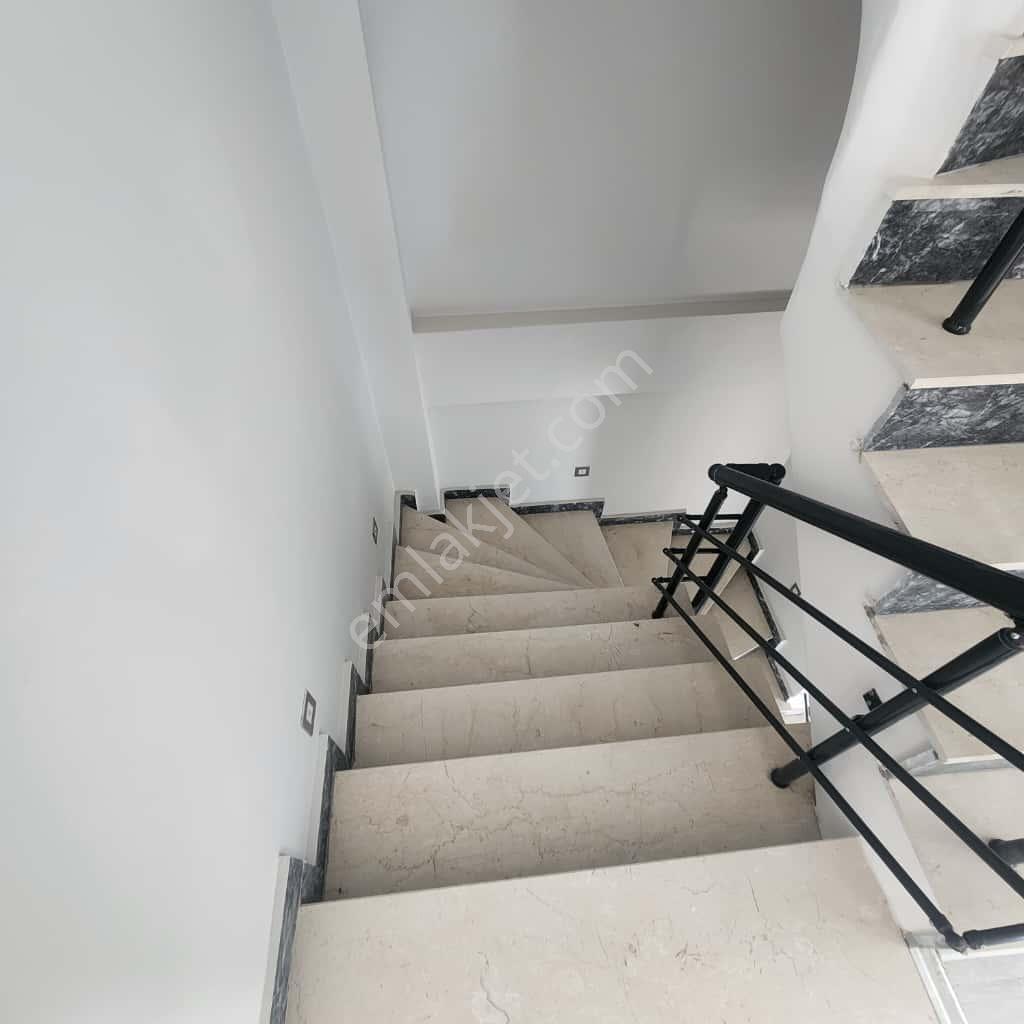 Didimde Denize 700 Metre 3+1 Açık Mutfak Villa - Görsel 18