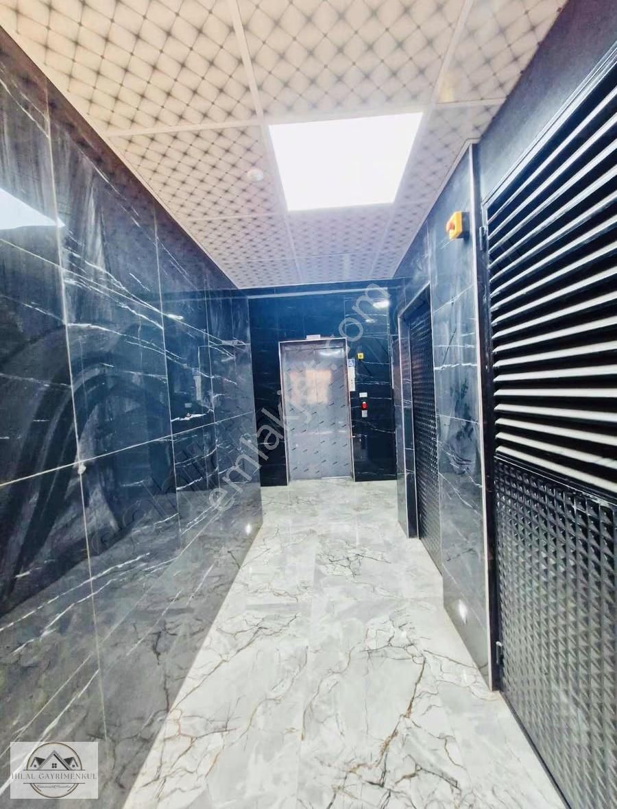 Hilal Gayrimenkul Den Kuzeyyaka Sıfır Dublex Cadde Yakını