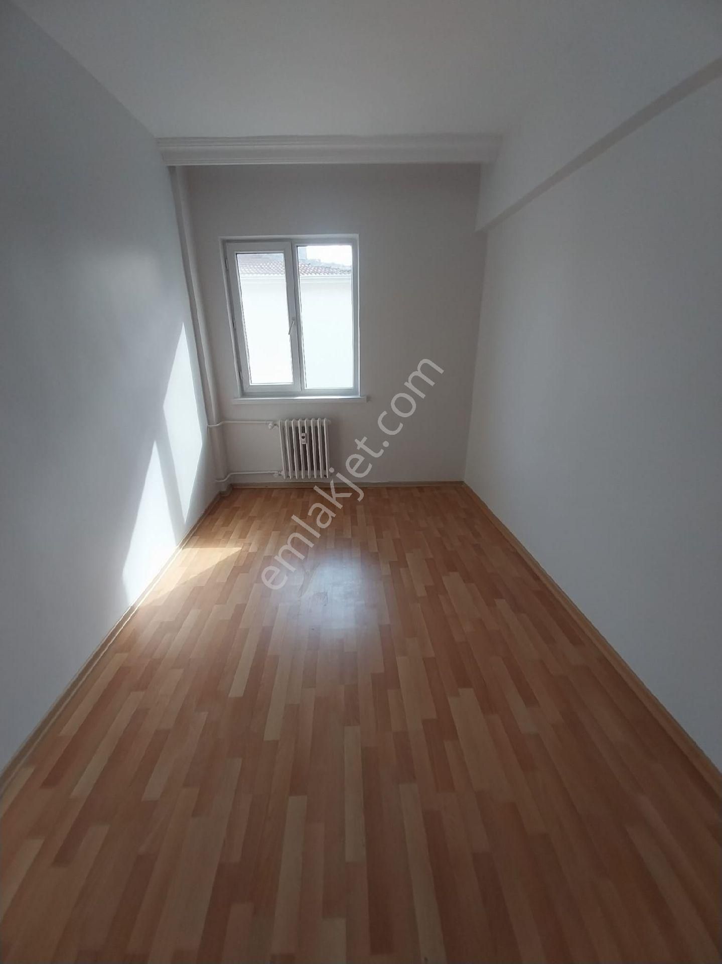 Gökmeydan Samur Sk. Balkonlu Boya Badanalı Kiralık 2+1 Daire - Görsel 7