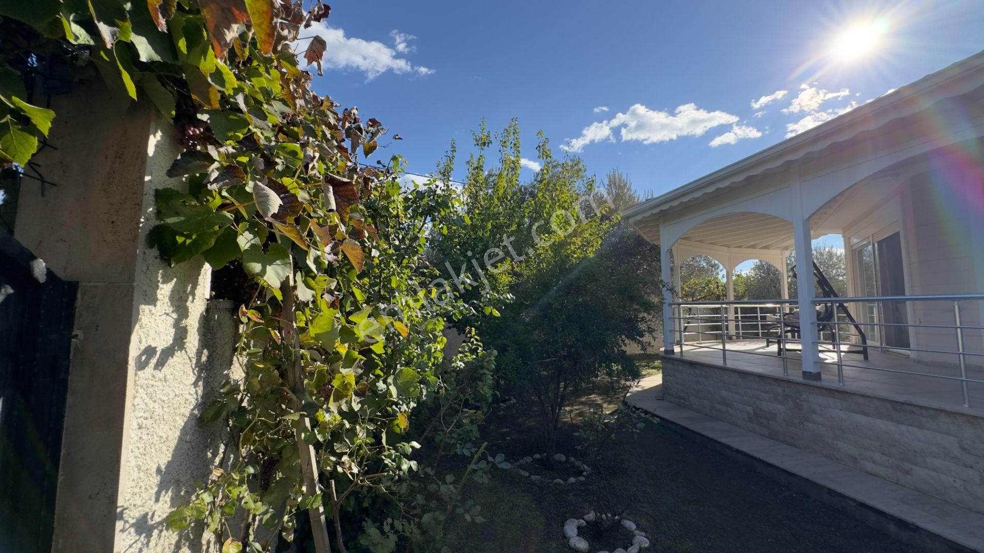 Güre'de Oksijeni Bol Zeytinlik Alan İçerisinde, Kazdağlarının Eteğinde Havuzlu Lüks Villa - Görsel 16