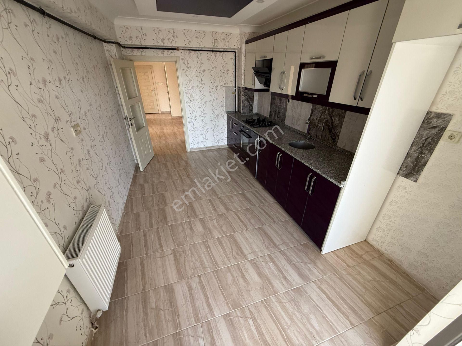 Keçiörende 3+1 Geniş Ebveyn Banyolu Geniş Yapılı Manzaralı Daire - Görsel 3