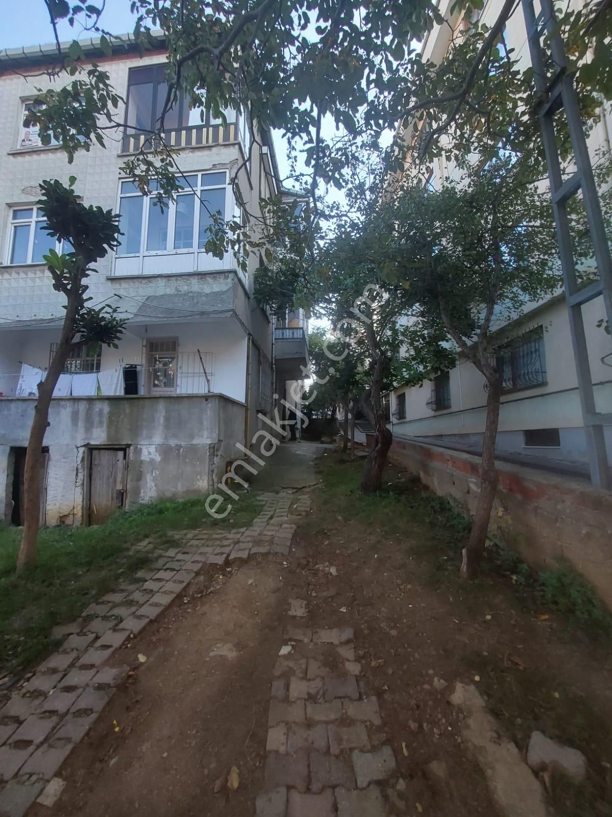 Tantavi Mahallesinde 2+1 Arakat Daire Merkeze Yakın - Görsel 2