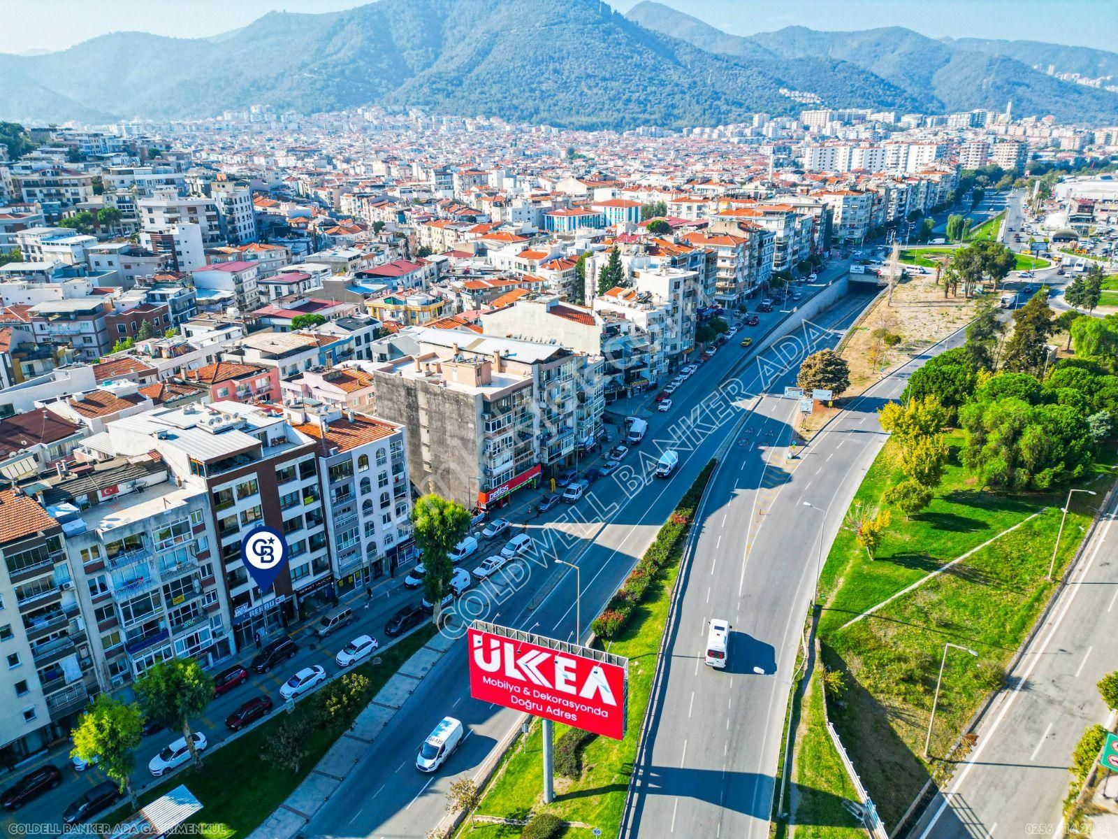 İzmir Mithatpaşa Caddesi'nde Prestijli Lokasyonda Satılık Dükkan - Görsel 2