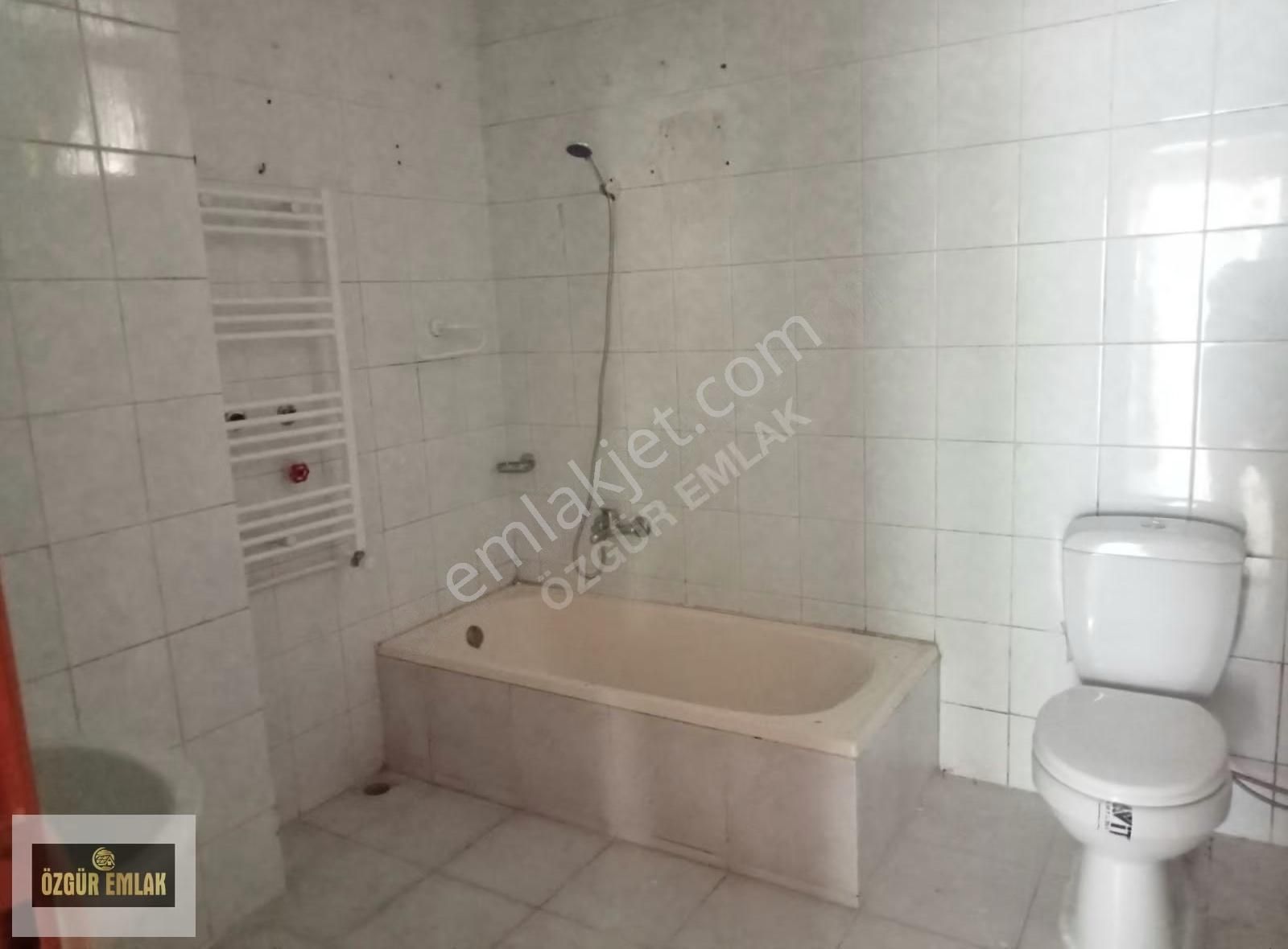 Özgür Emlak'tan Köşe Başı Doğalgazlı Satılık 3+1 Daire - Görsel 2