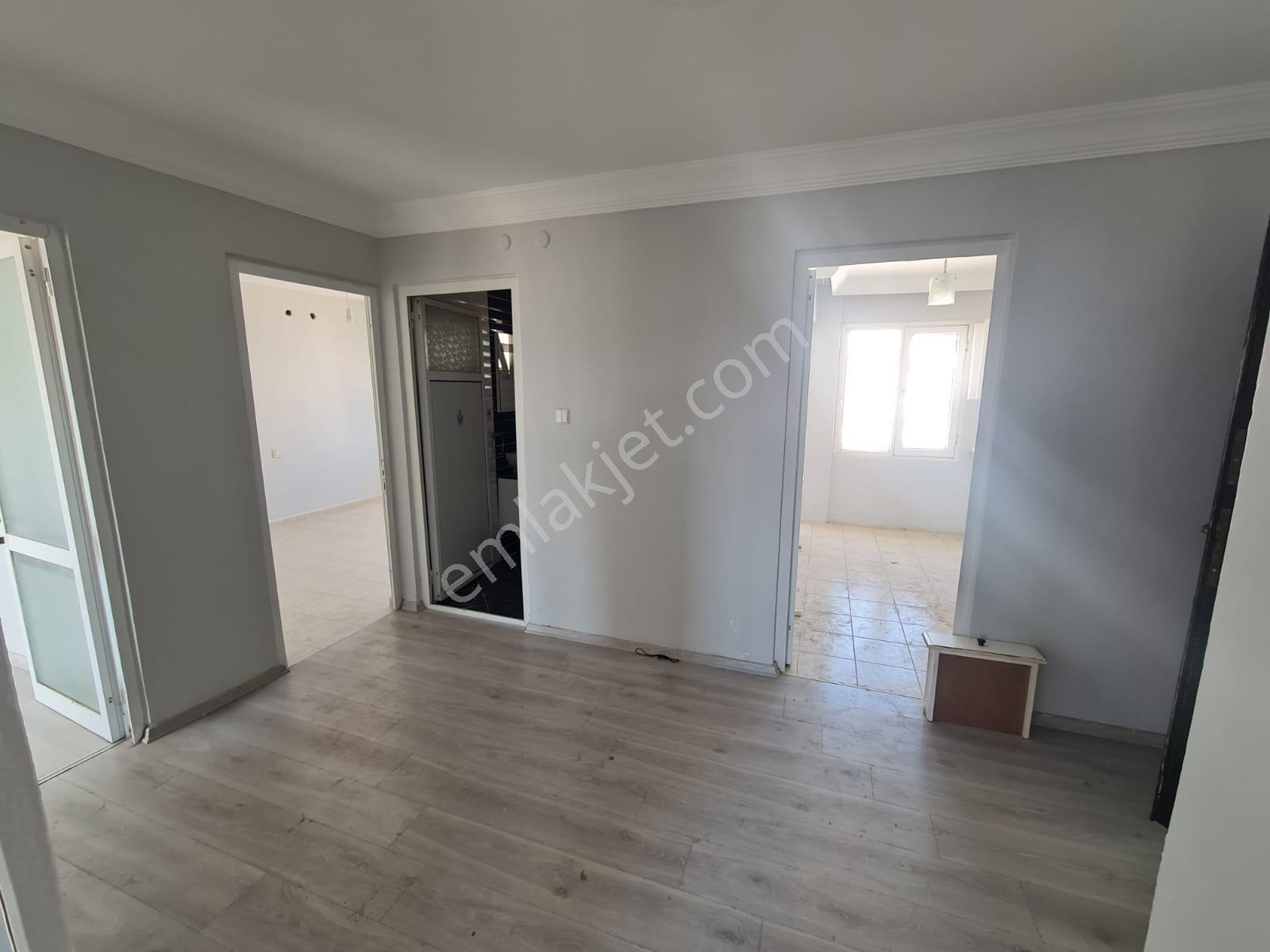 Deniz Manzaralı, Ayrı Mutfaklı, Havuzlu 2+1 Denize 650 Mt - Görsel 12