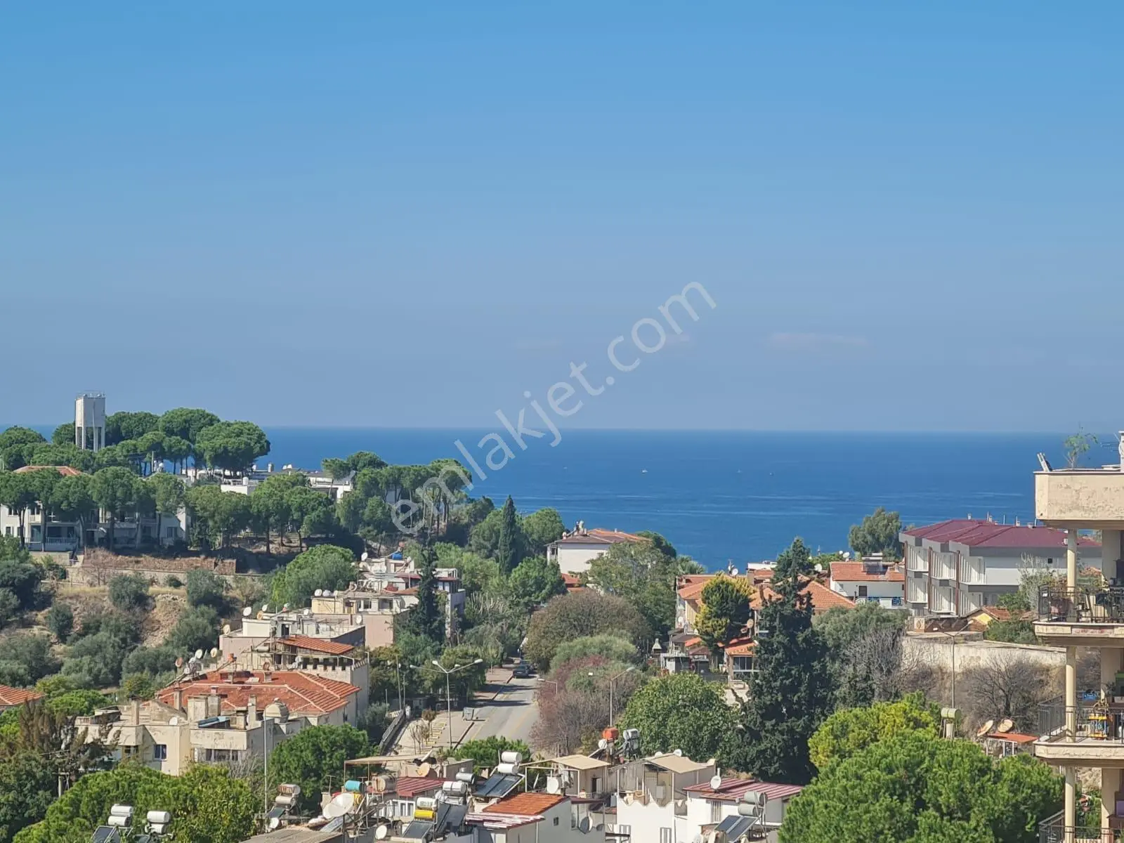 Deniz Manzaralı, Ayrı Mutfaklı, Havuzlu 2+1 Denize 650 Mt