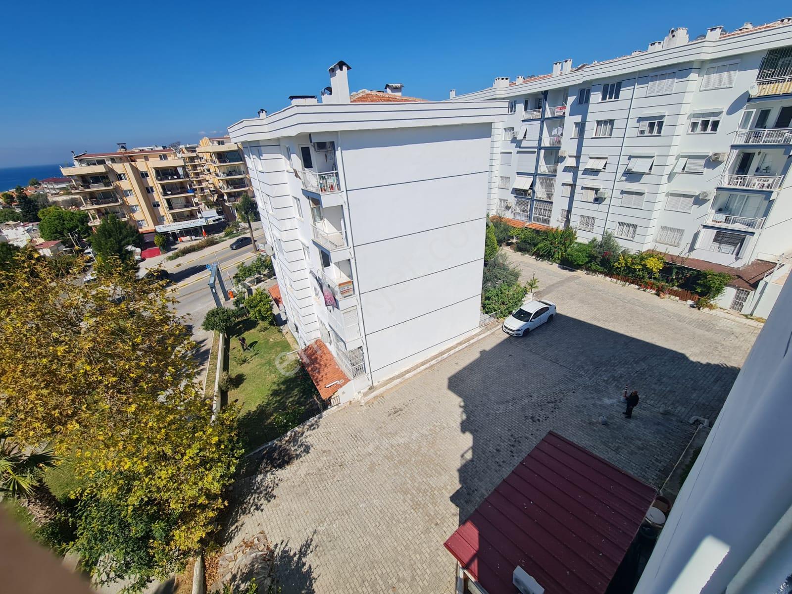 Deniz Manzaralı, Ayrı Mutfaklı, Havuzlu 2+1 Denize 650 Mt - Görsel 22