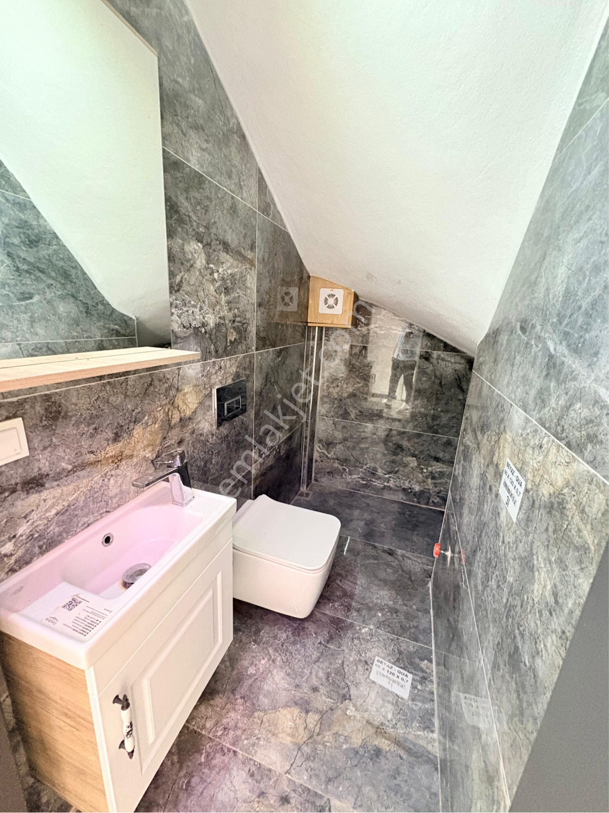 Özderede Denize 300mt Kapalı Mutfak Ve Otopark 3+1 Villa - Görsel 13