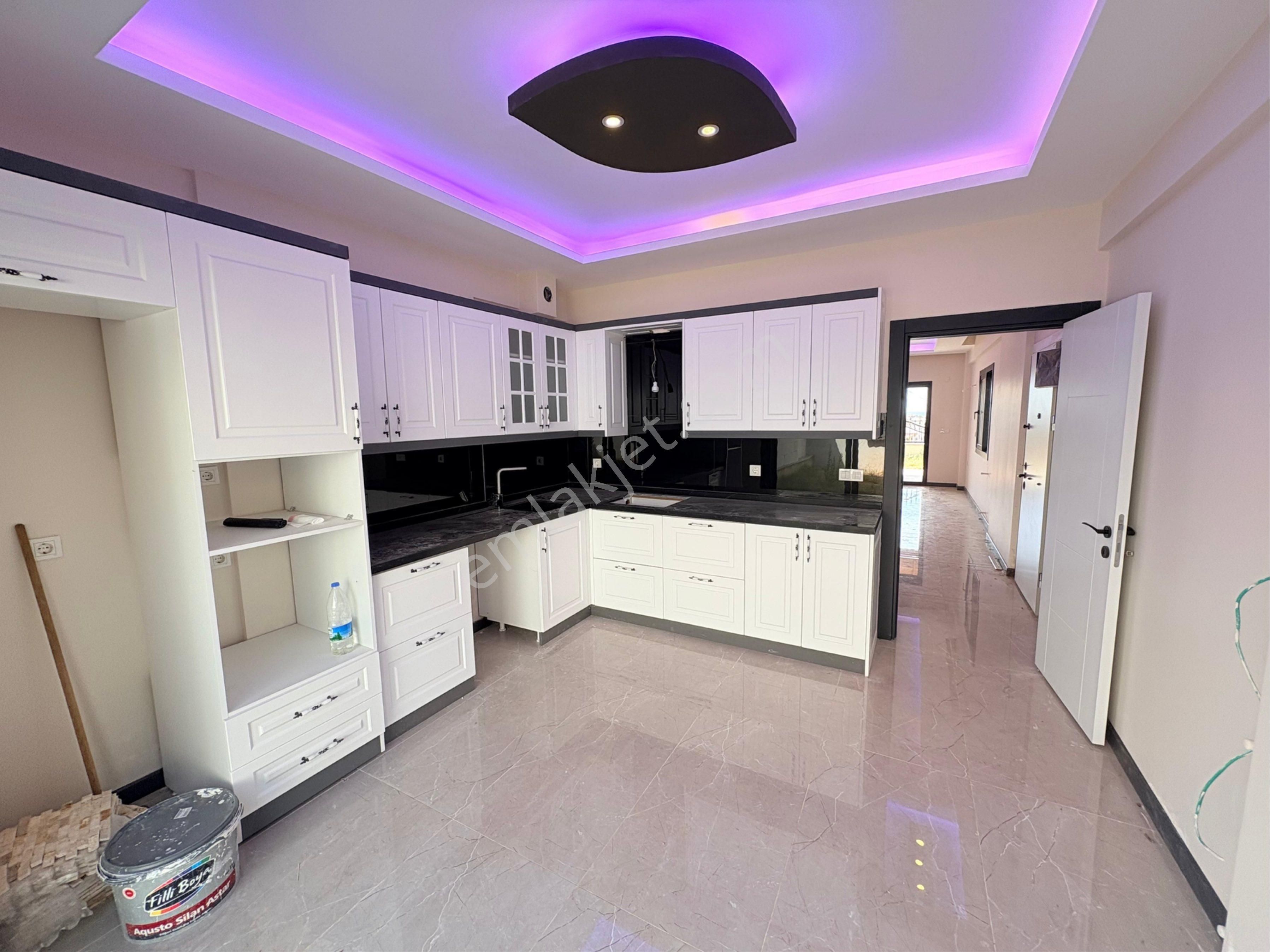 Özderede Denize 300mt Kapalı Mutfak Ve Otopark 3+1 Villa - Görsel 9