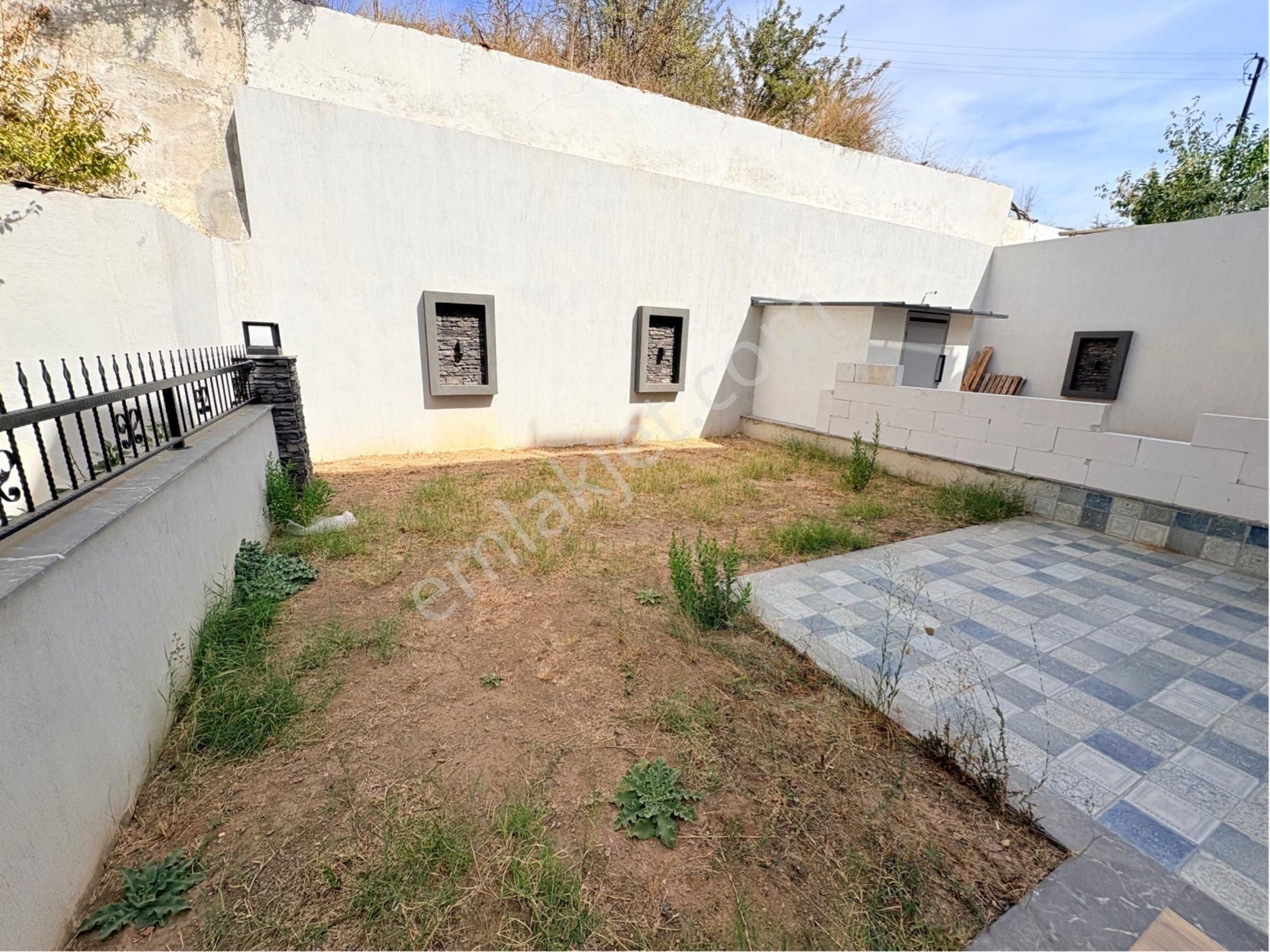 Özderede Denize 300mt Kapalı Mutfak Ve Otopark 3+1 Villa - Görsel 8